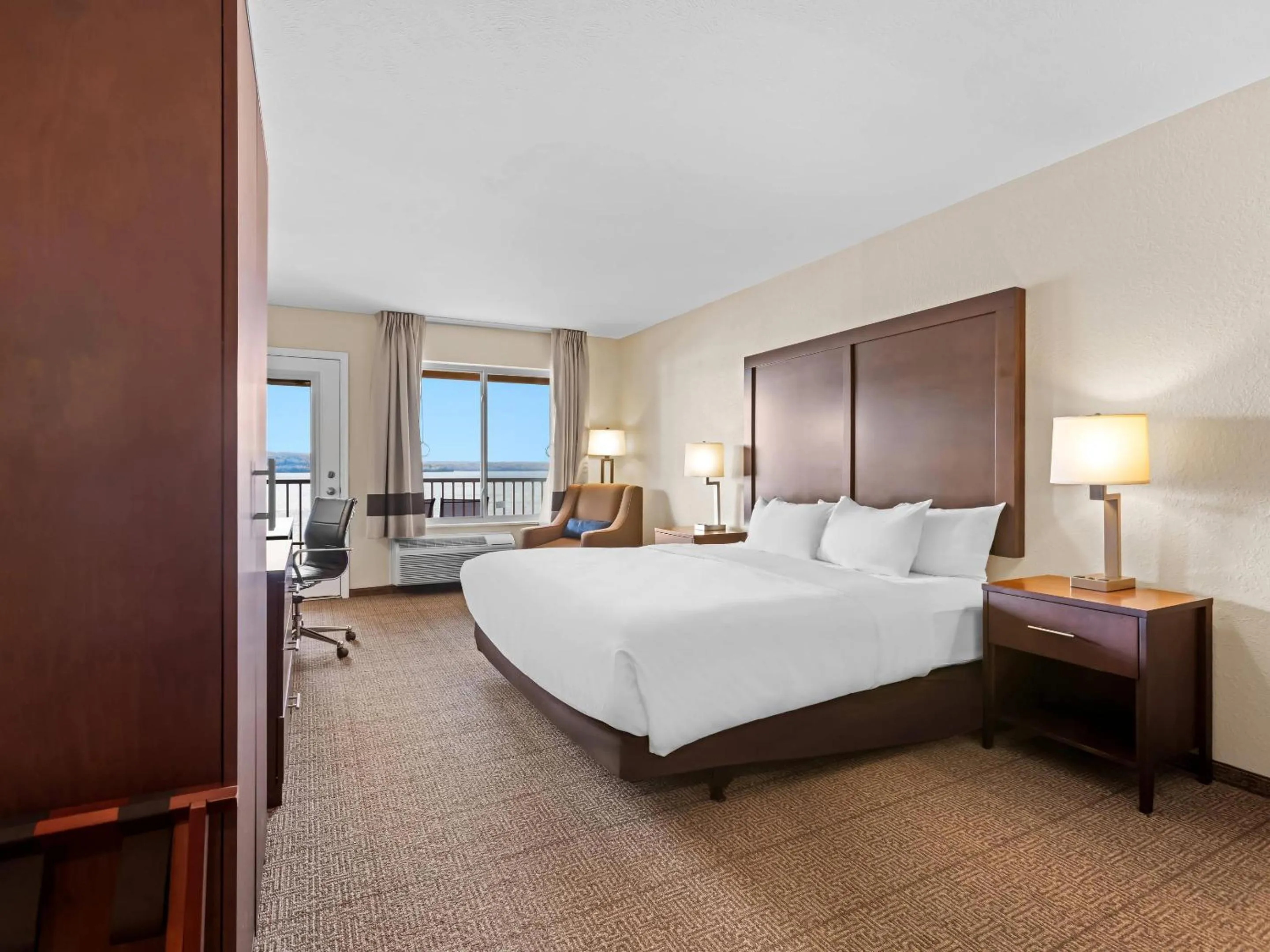 Bedroom, Bed in Comfort Inn & Suites Munising-Lakefront