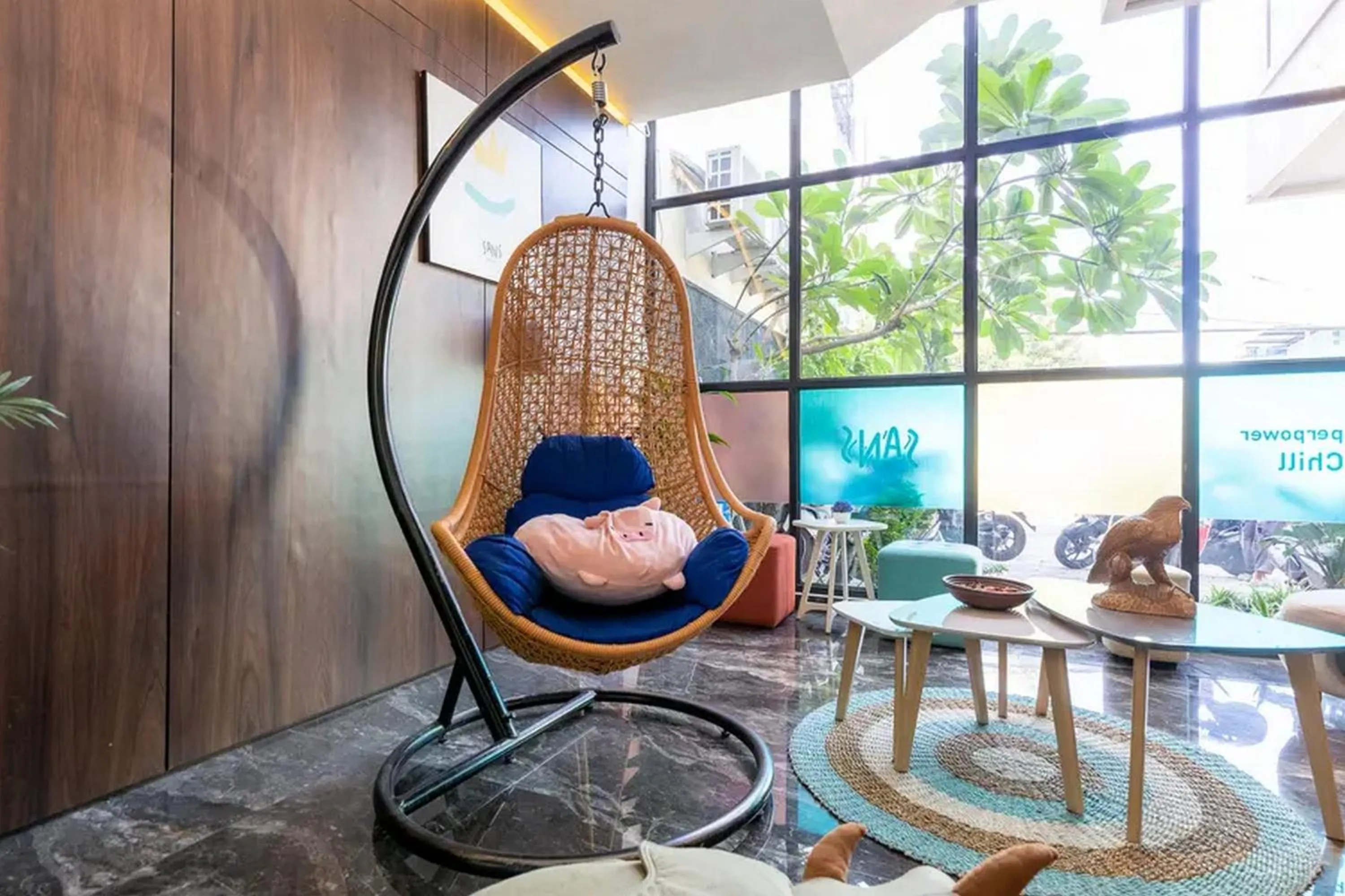 Property building in Sans Hotel Box Mansion Surabaya by RedDoorz