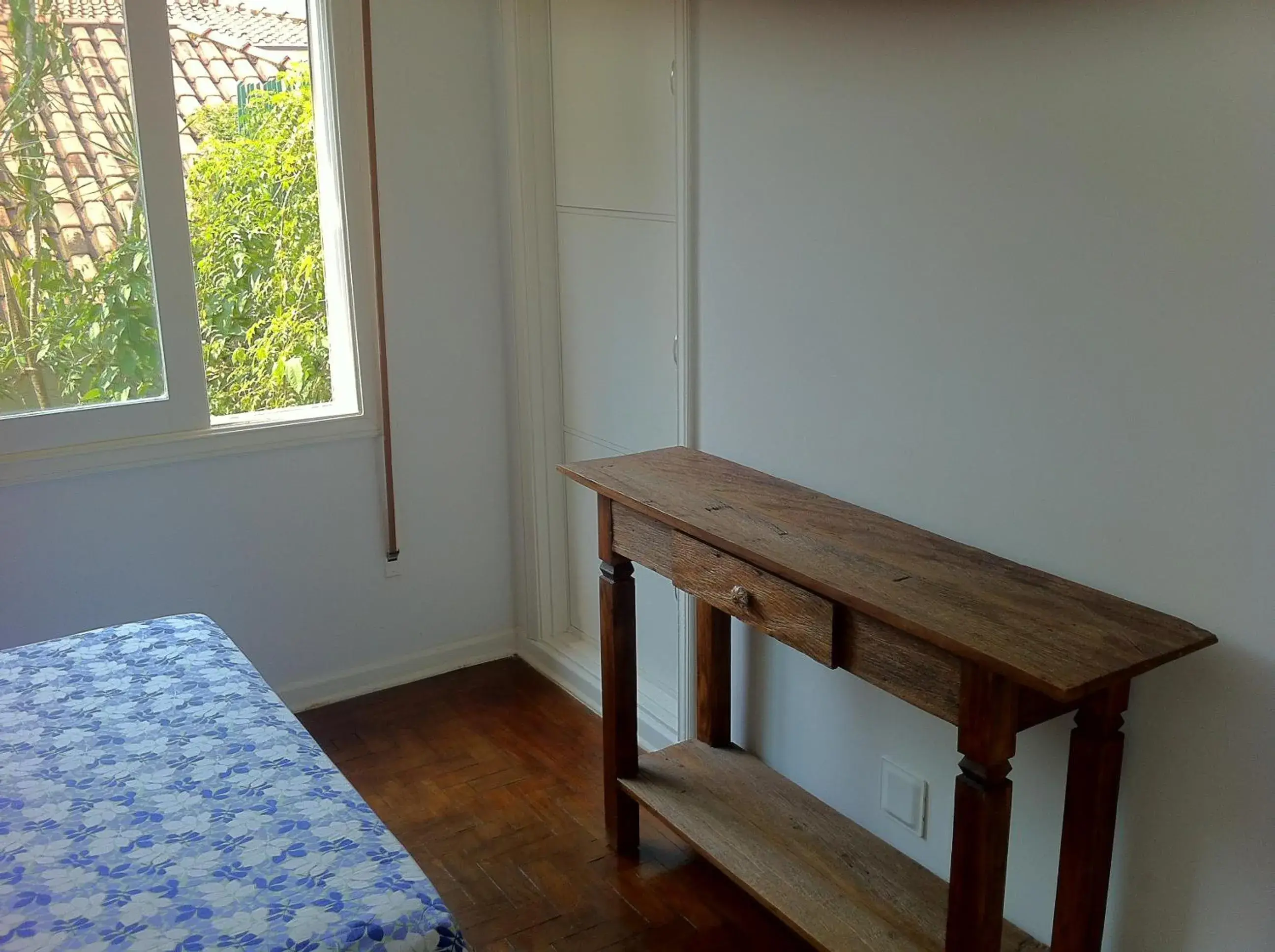 Double Room with Shared Bathroom - single occupancy in Zen Hostel Brasil - Hotel e SPA Double Room with Shared Bathroom - single occupancy in Zen Hostel Brasil - Hotel e SPA