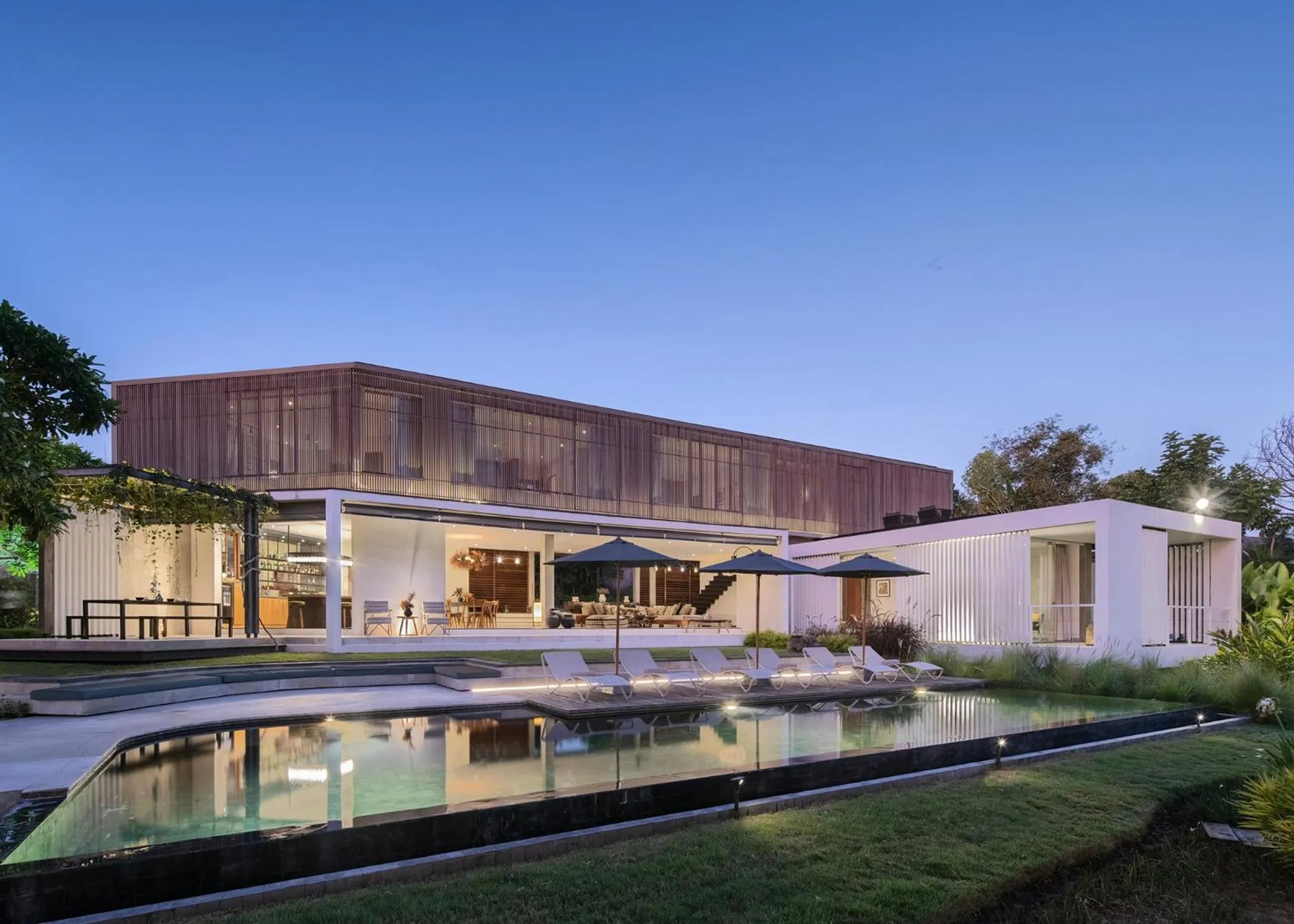 Night in La Maison d'Ulysse - Luxury 4-Bedroom Villa with Pool in Canggu