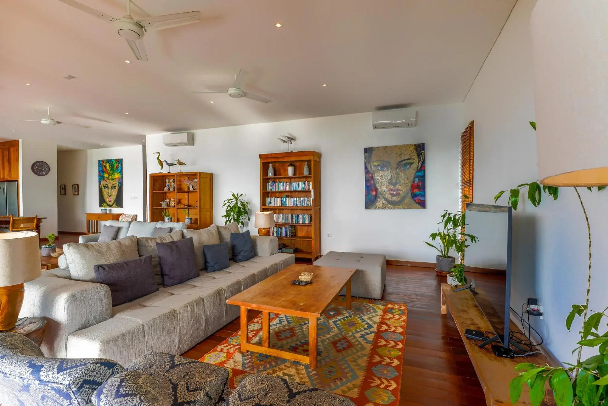 Paradise Garage Komodo Villa Paradise Garage Komodo Villa