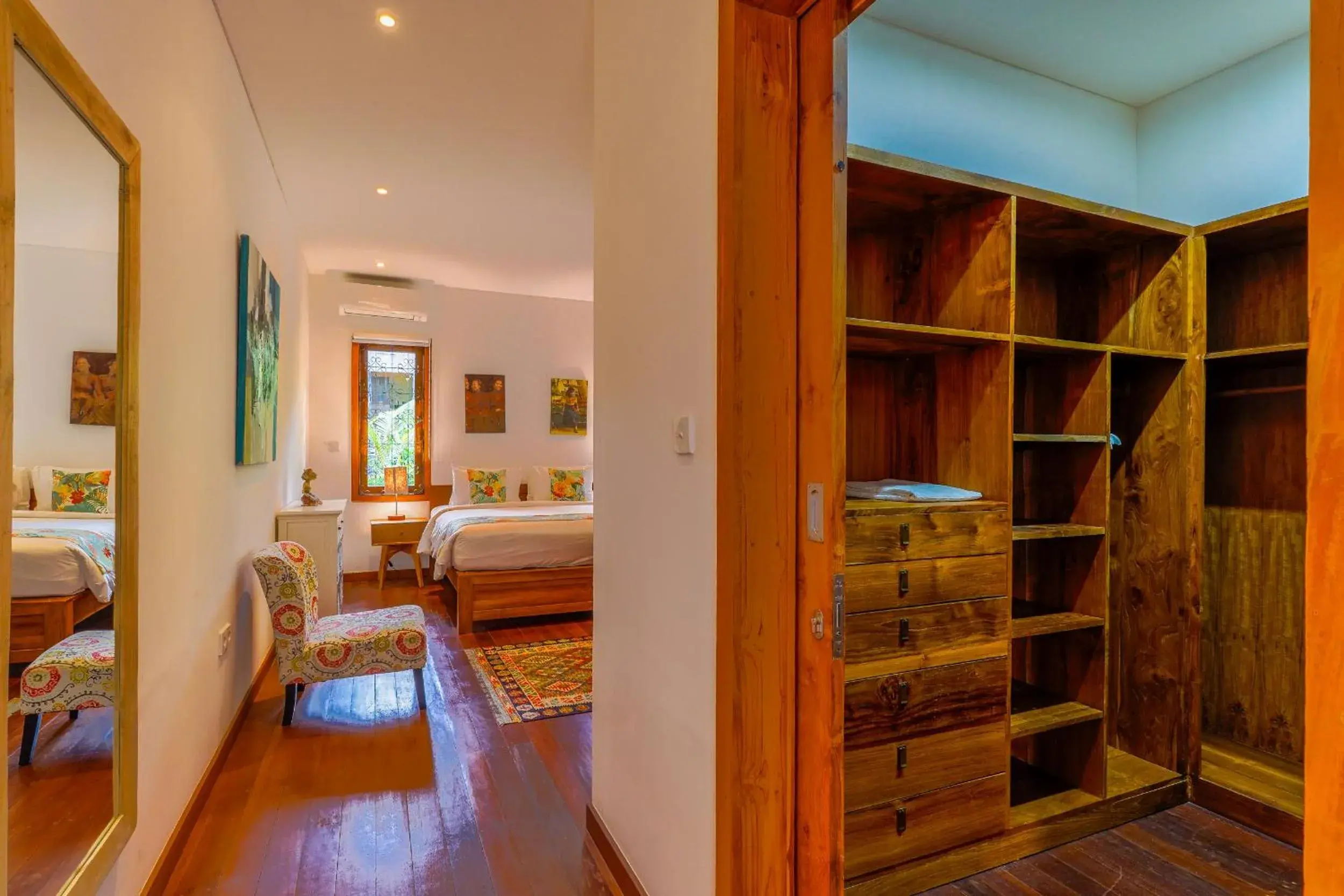 Bed in Paradise Garage Komodo Villa Bed in Paradise Garage Komodo Villa