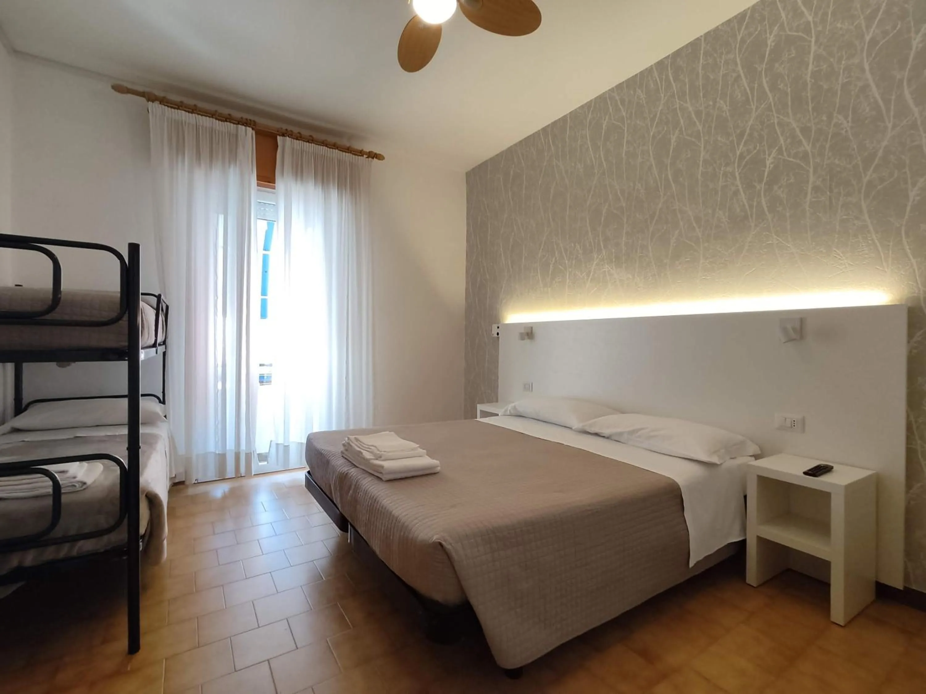 Photo of the whole room, Bed in Albergo Conca d'Oro