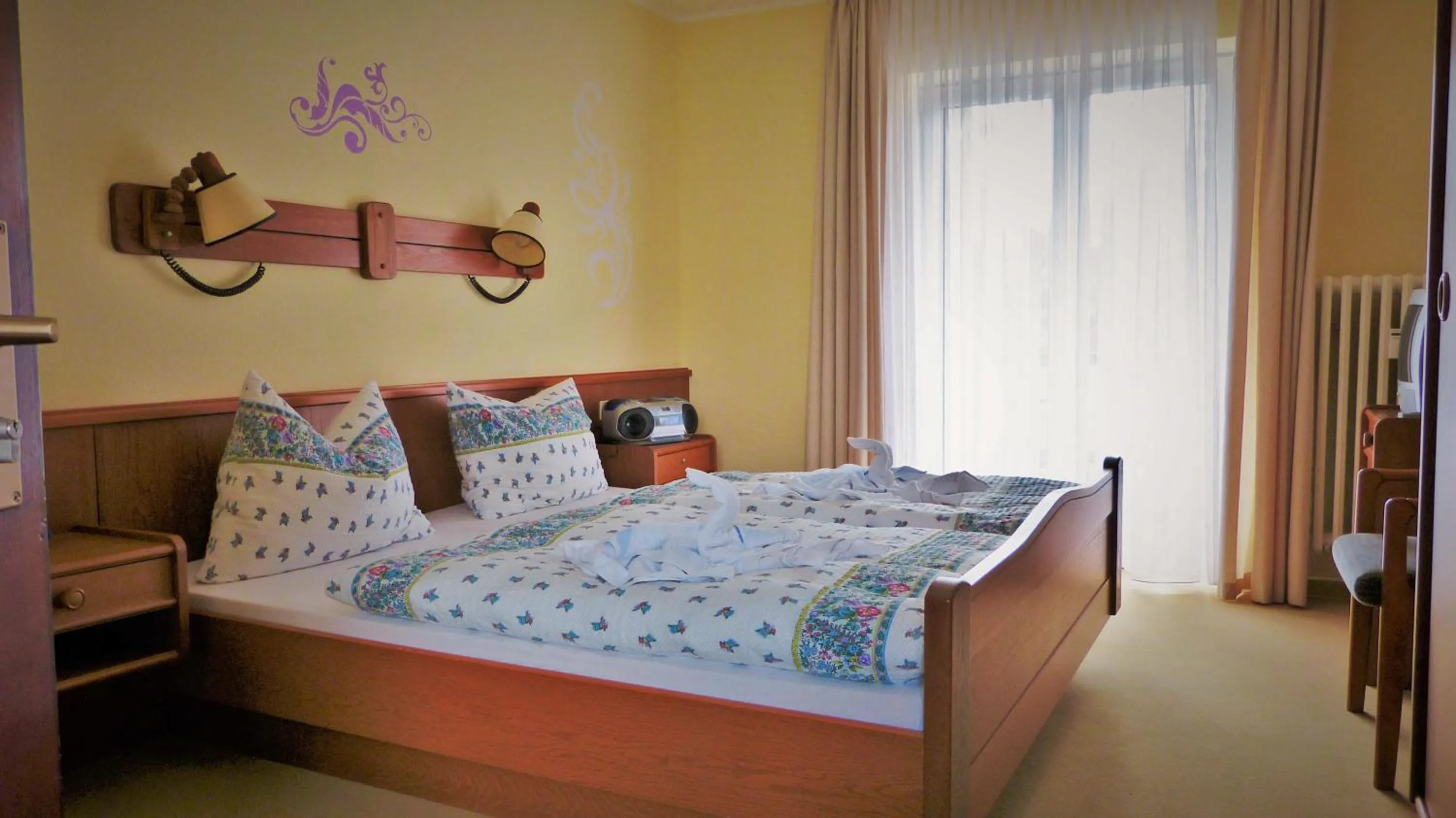 Bedroom, Bed in Hotel Am Kurpark