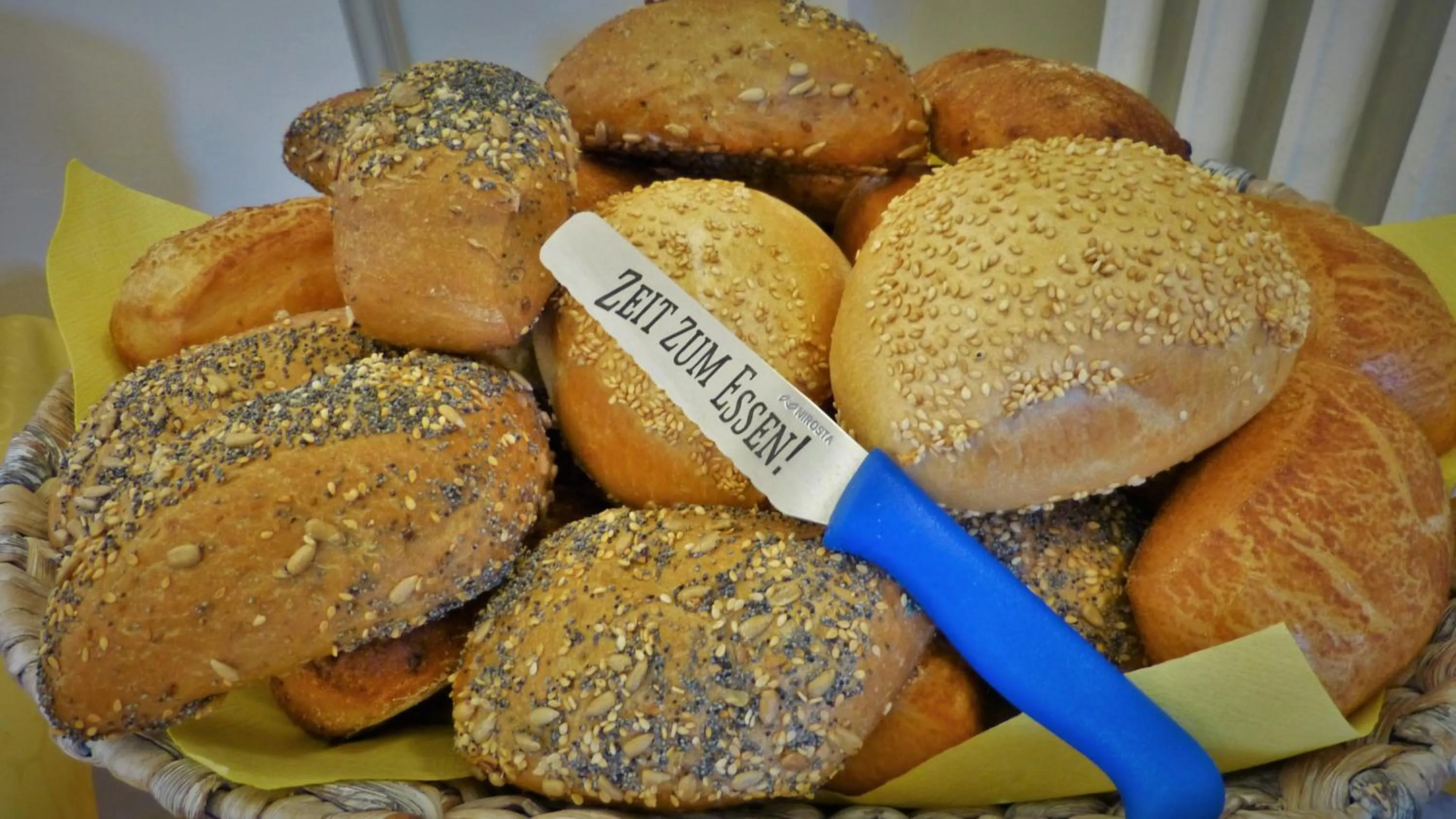 Buffet breakfast in Hotel Am Kurpark