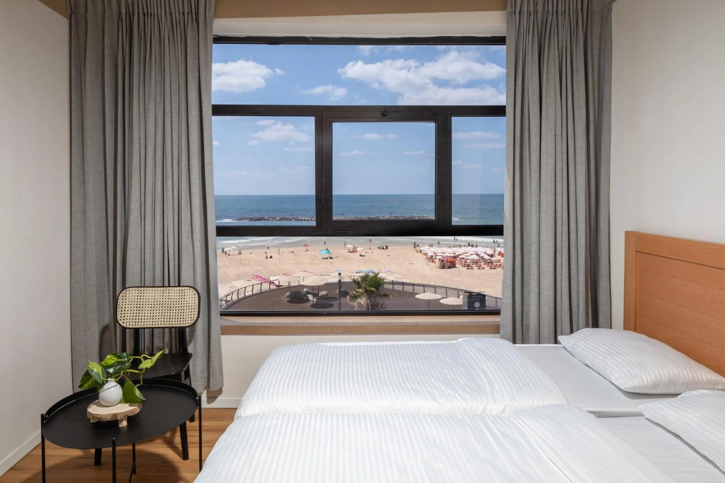 Double Room with Sea View - single occupancy in 180 Boutique Hostel