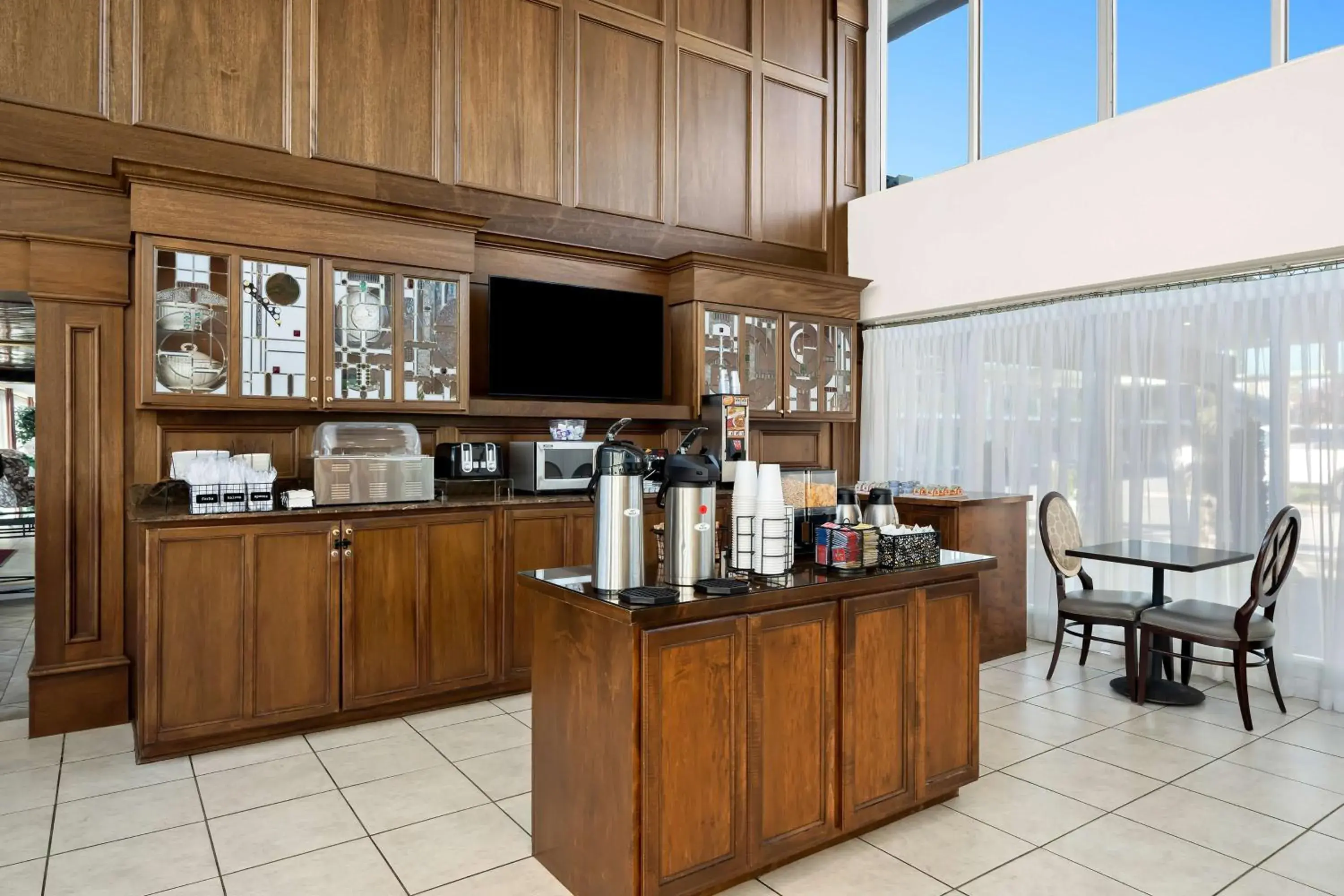 Breakfast in Brandywine Valley Inn SureStay Plus by Best Western Breakfast in Brandywine Valley Inn SureStay Plus by Best Western