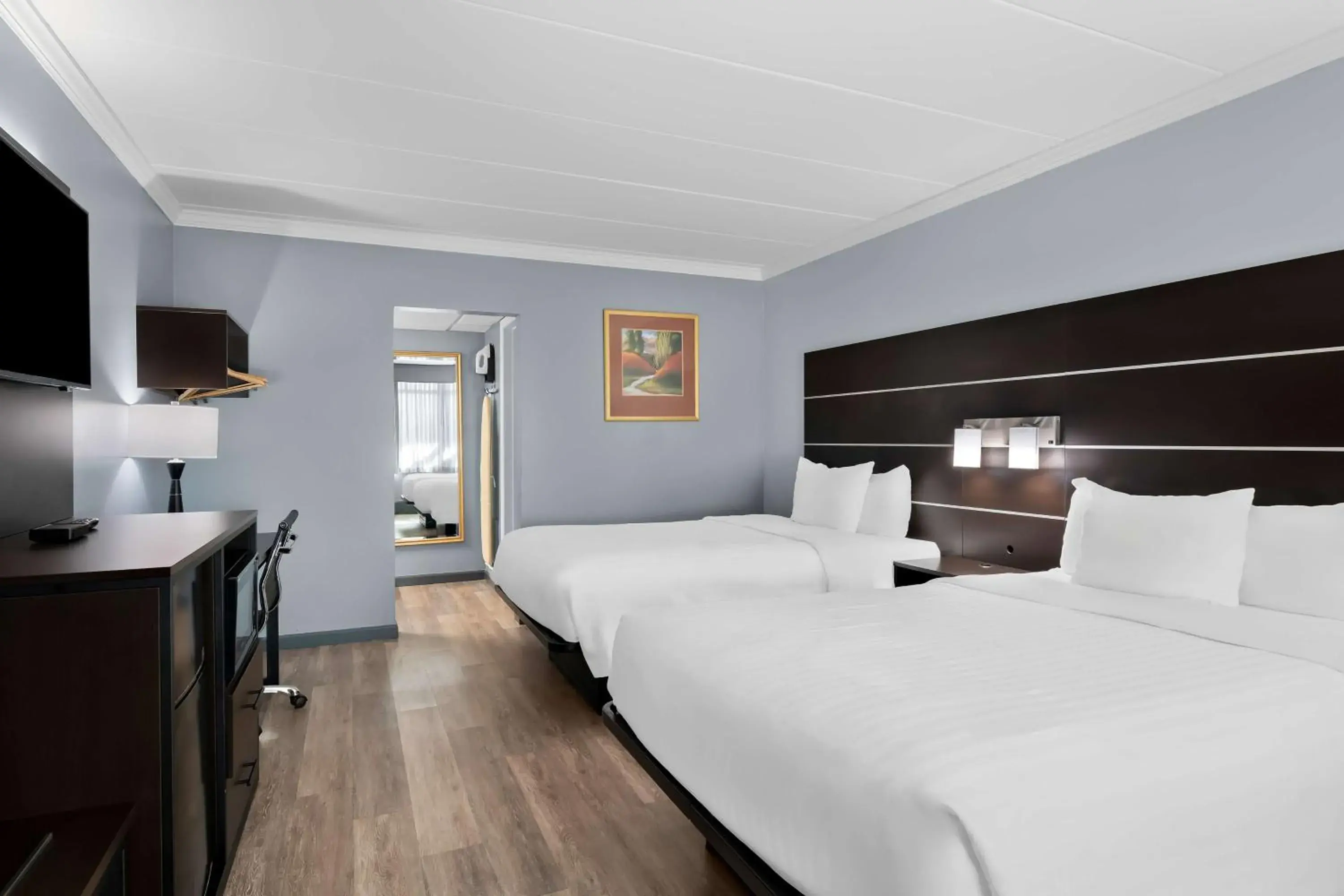 Bedroom, Bed in Brandywine Valley Inn SureStay Plus by Best Western Bedroom, Bed in Brandywine Valley Inn SureStay Plus by Best Western