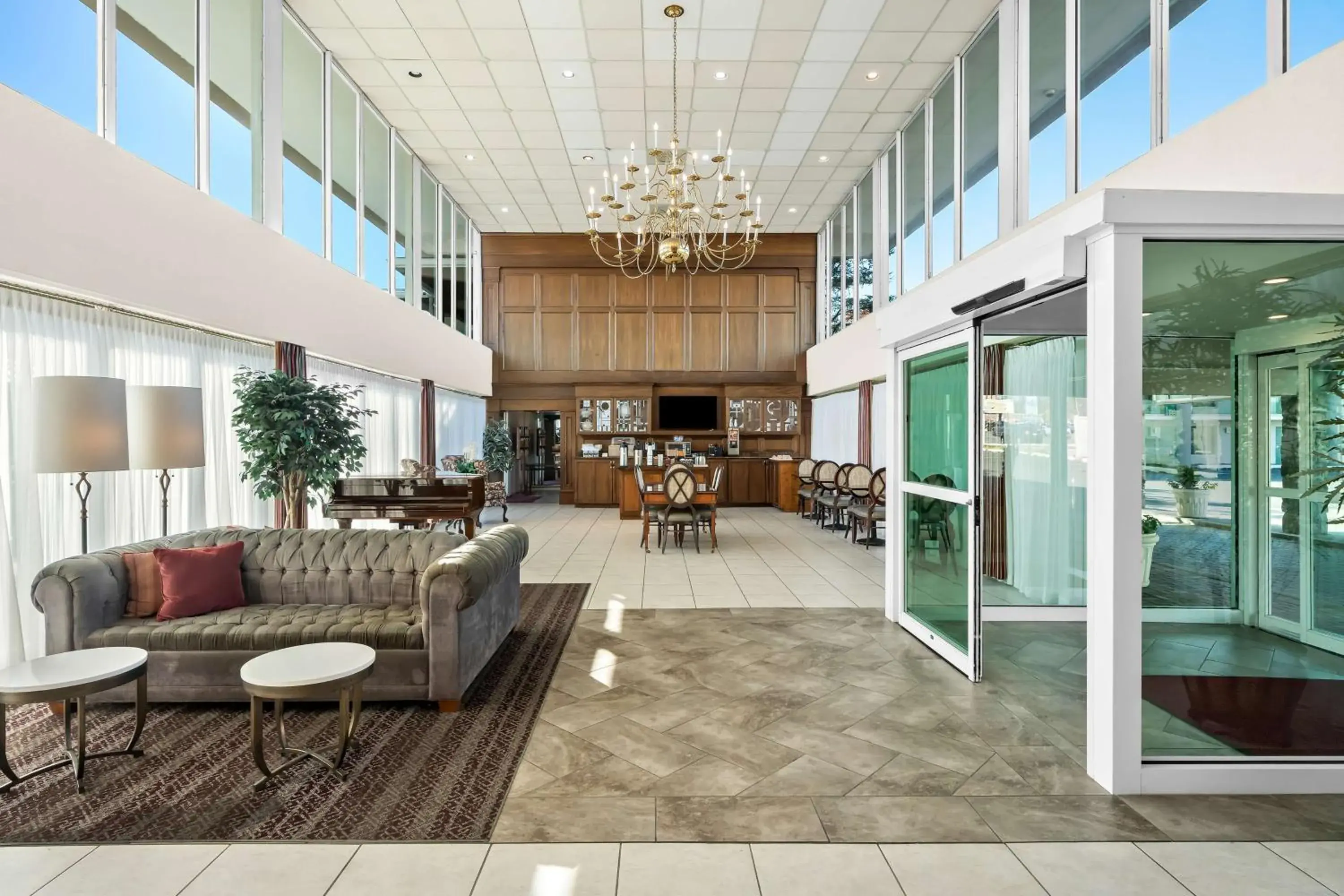 Lobby or reception in Brandywine Valley Inn SureStay Plus by Best Western Lobby or reception in Brandywine Valley Inn SureStay Plus by Best Western