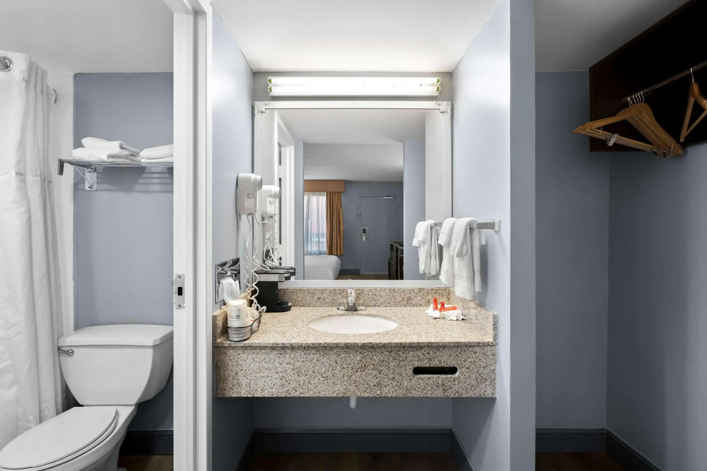 Bathroom in Brandywine Valley Inn SureStay Plus by Best Western