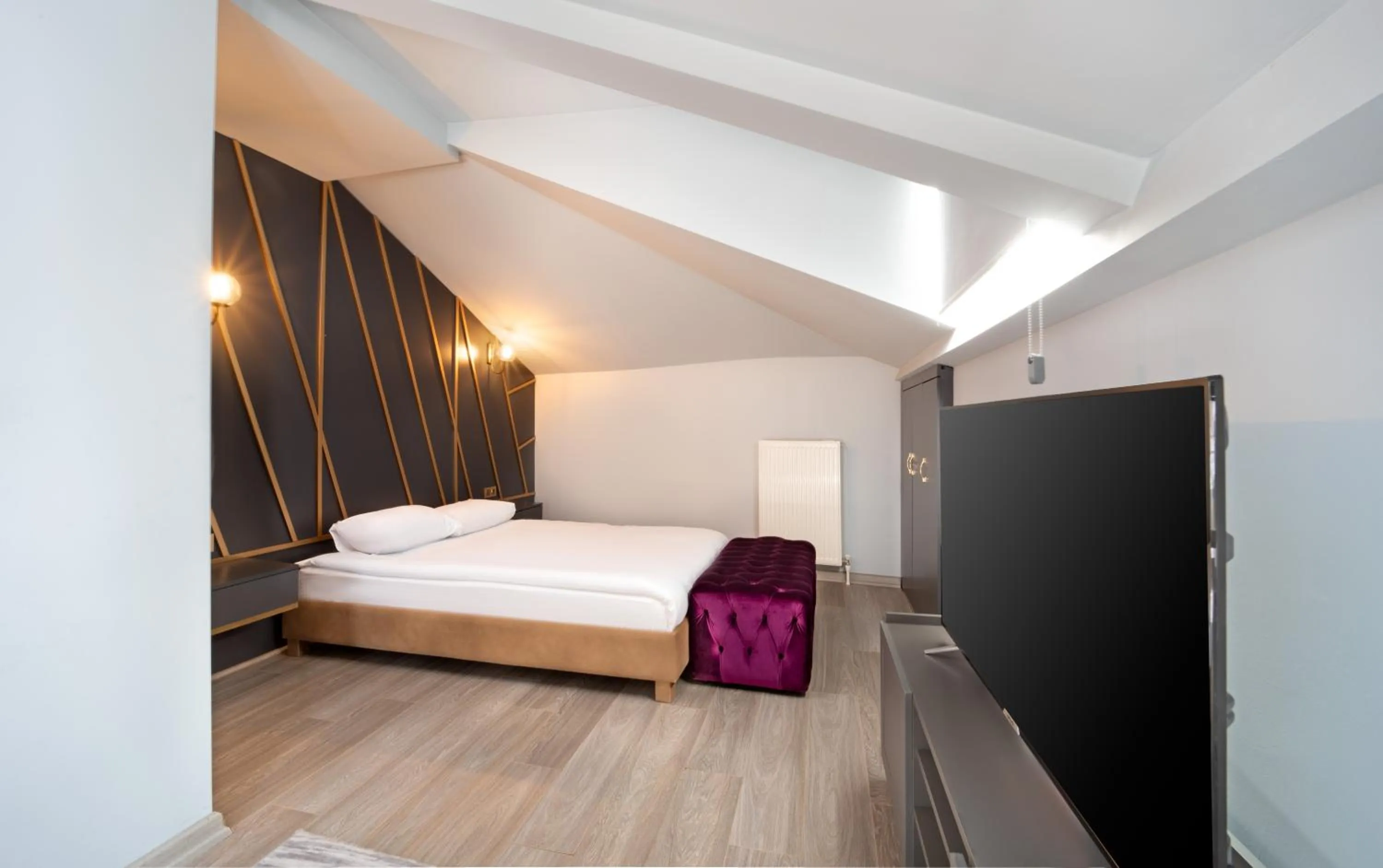 TV and multimedia, Bed in Family Time Suites Hotel