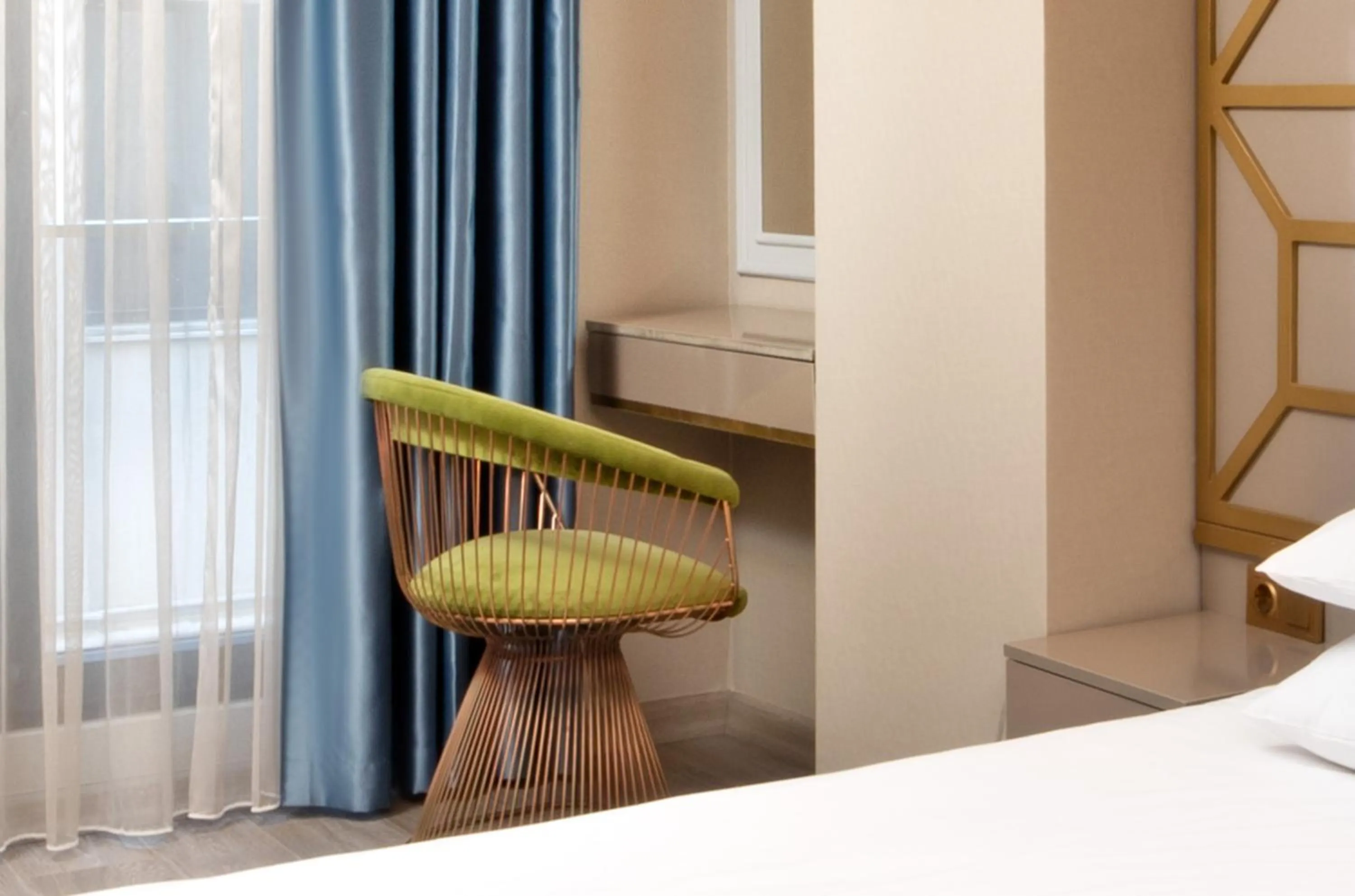 Bed in Family Time Suites Hotel