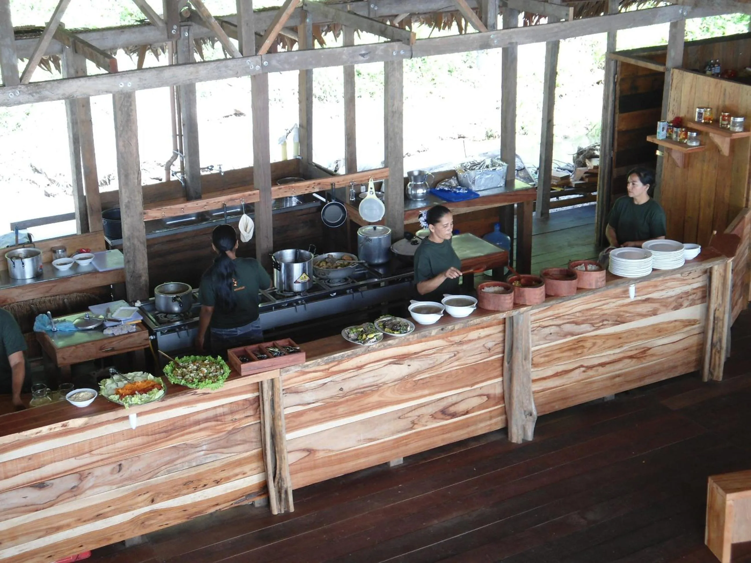 Restaurant/places to eat in Cabaña Flotante Kurupira