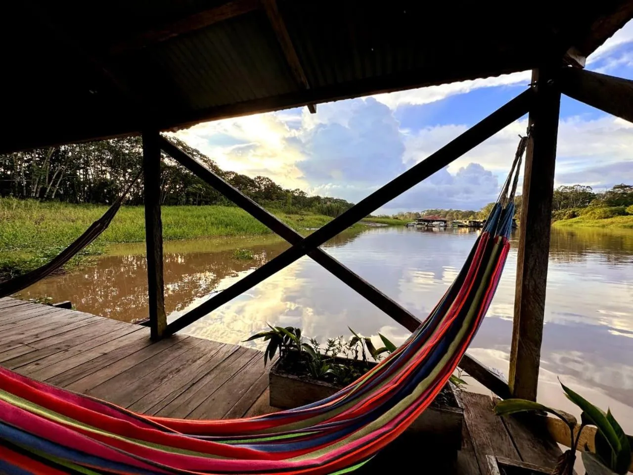 Lake view in Cabaña Flotante Kurupira