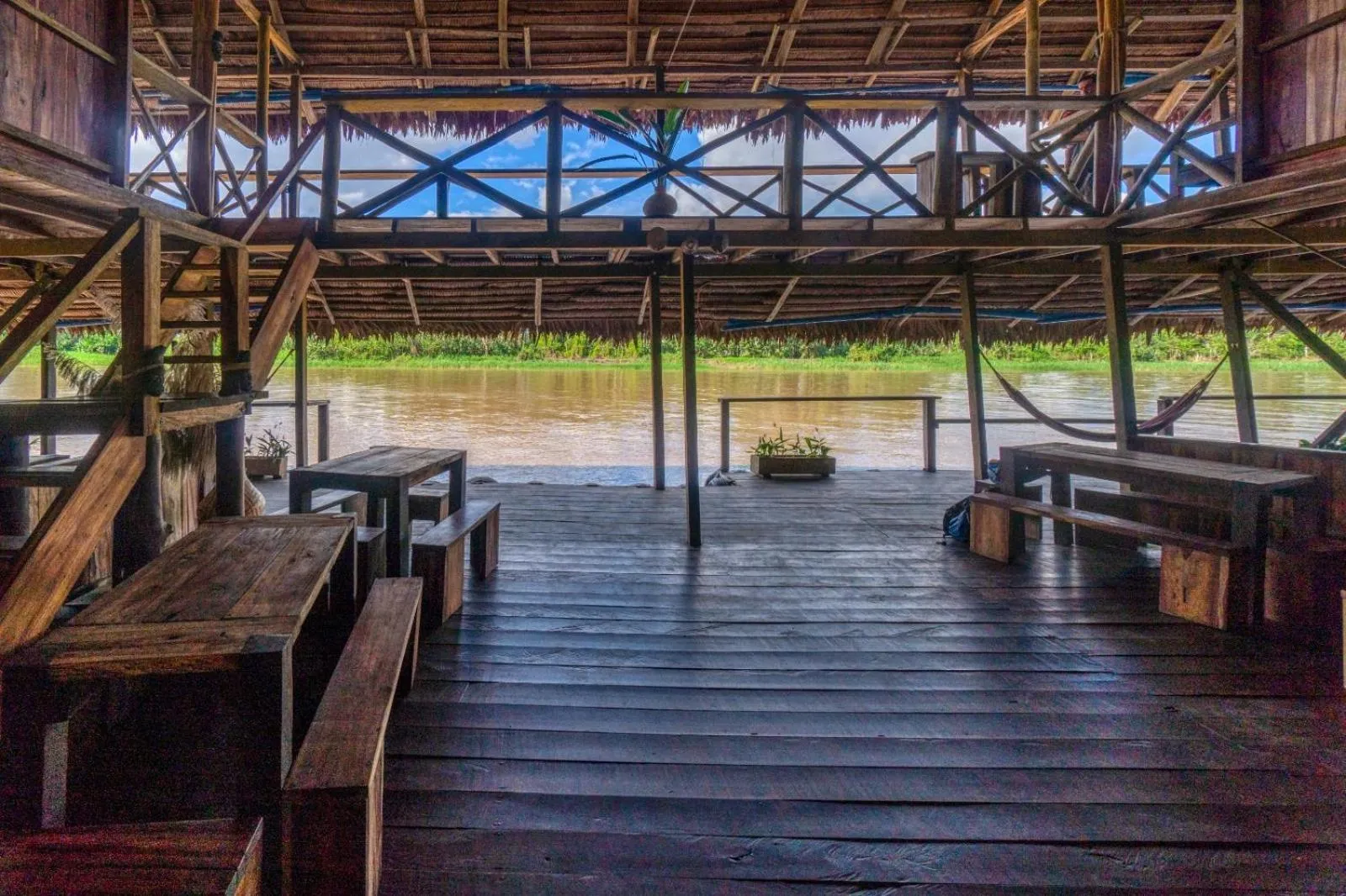 Restaurant/places to eat in Cabaña Flotante Kurupira