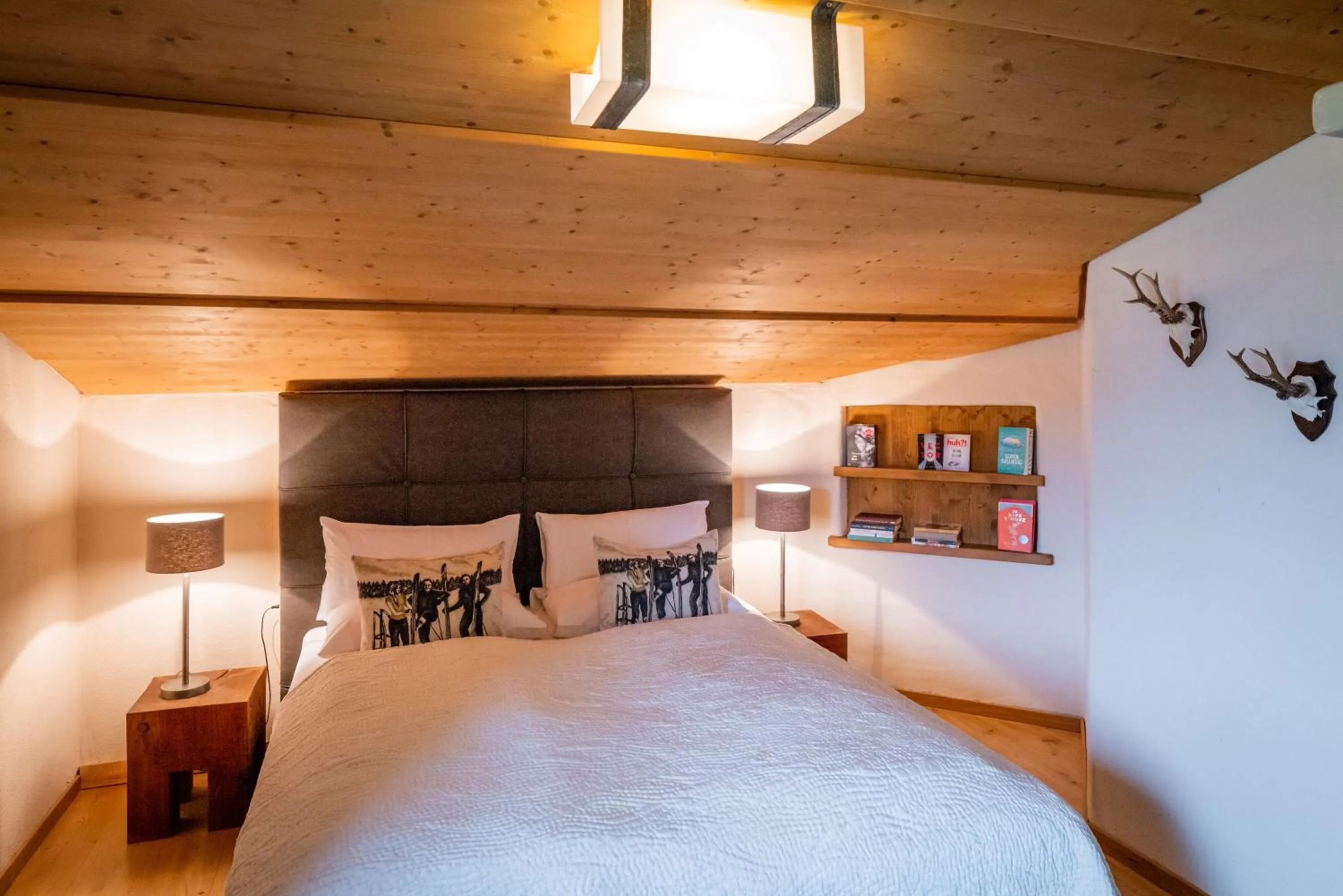 Photo of the whole room, Bed in Princess Bergfrieden