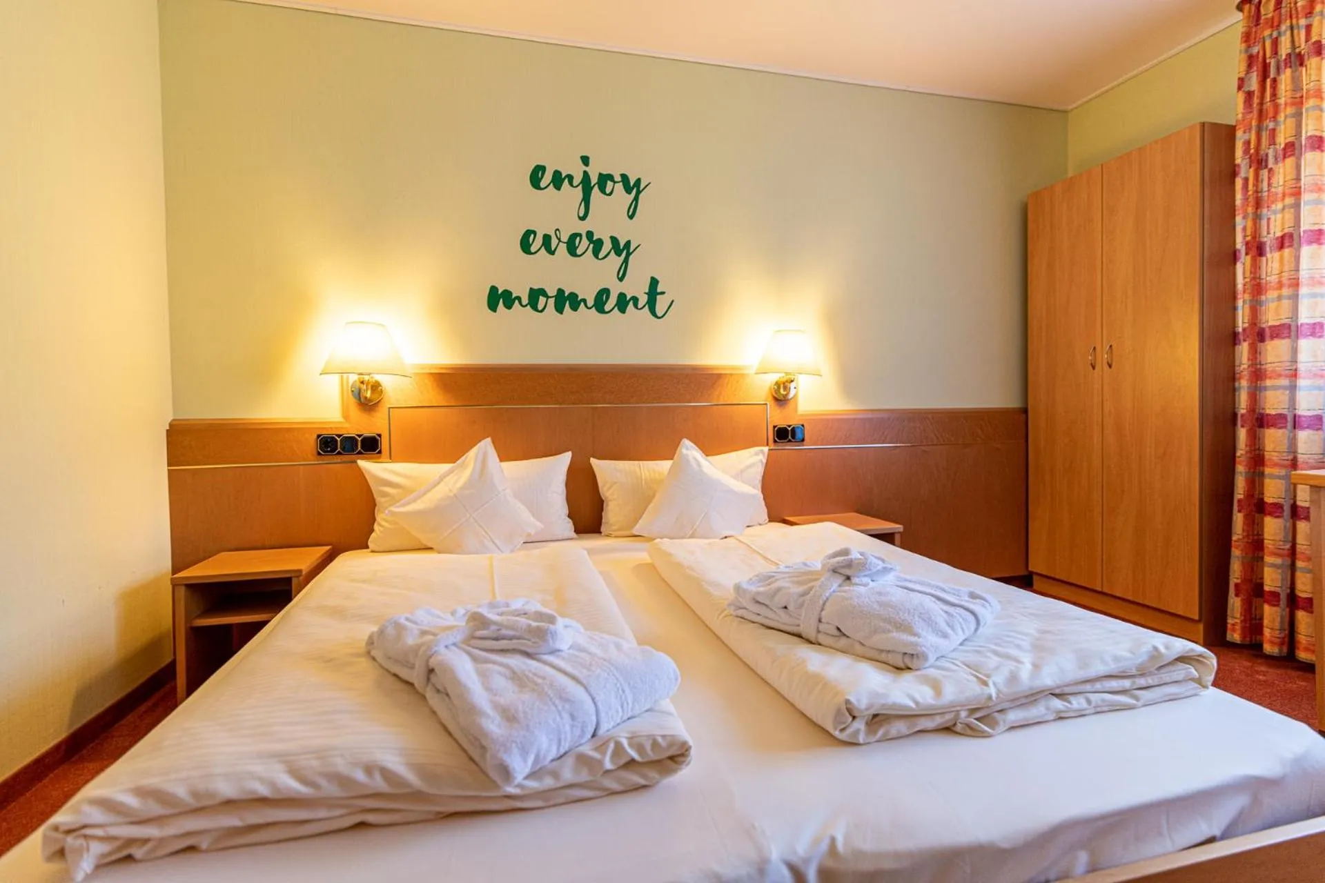 Photo of the whole room, Bed in KIShotel am Kurpark