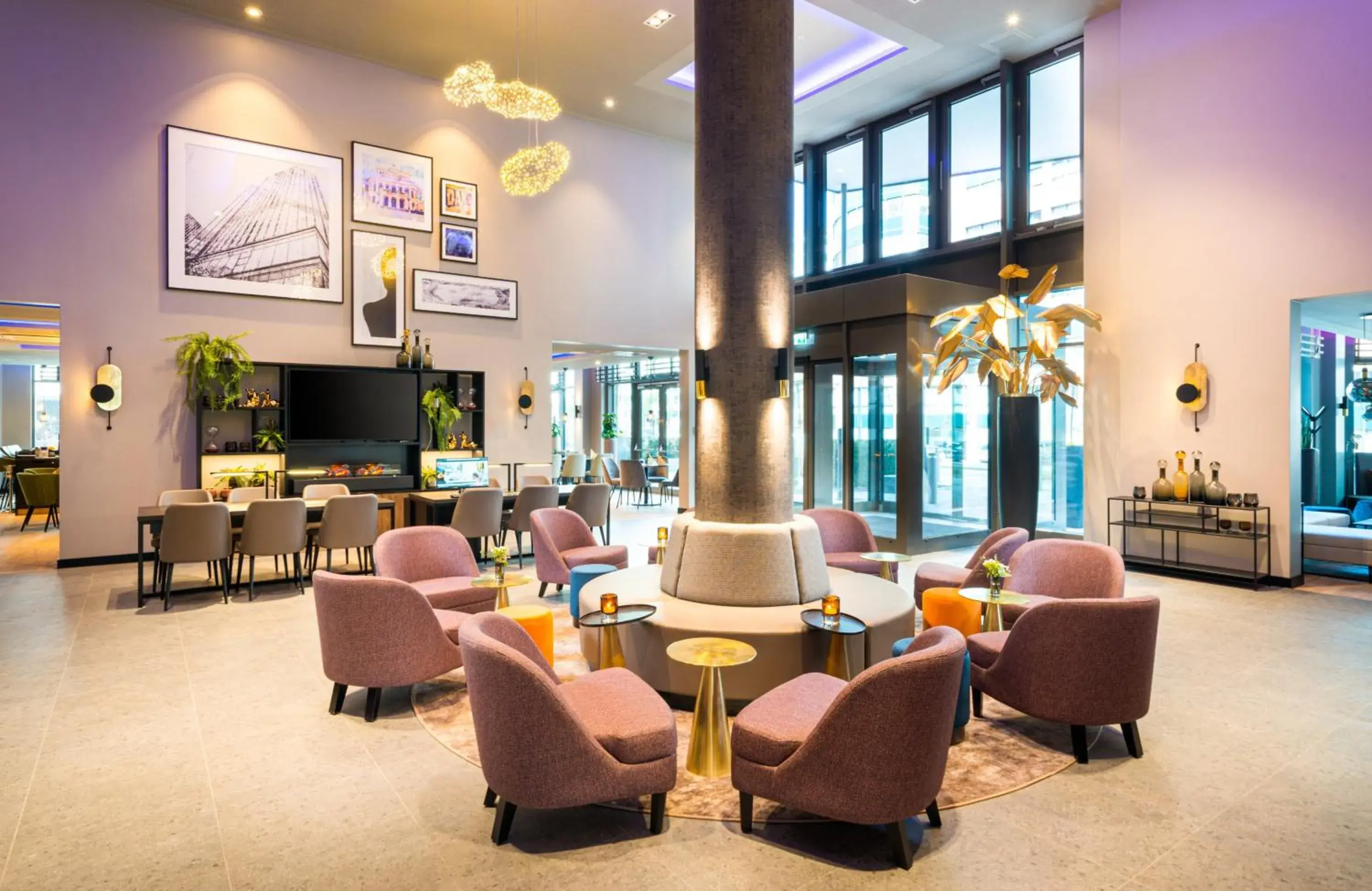 Lobby or reception in Leonardo Hotel Eschborn Frankfurt Lobby or reception in Leonardo Hotel Eschborn Frankfurt