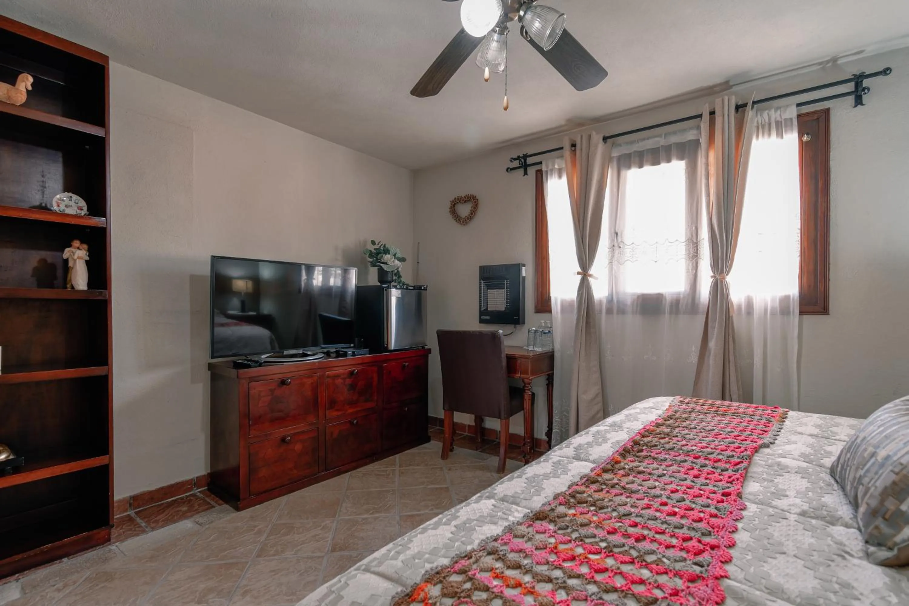 Photo of the whole room, Bed in Casa Maricela B&B