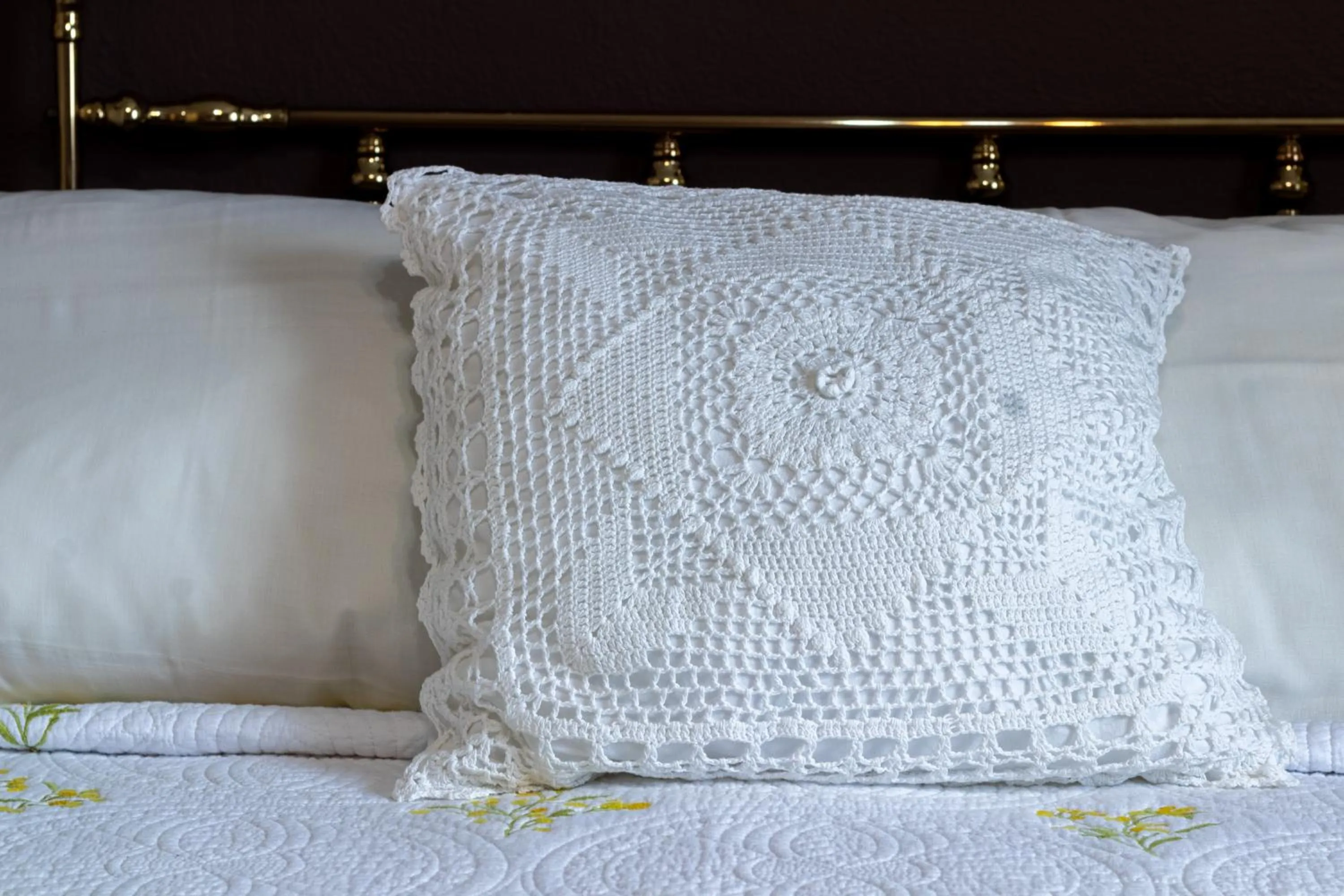 Decorative detail, Bed in Casa Maricela B&B