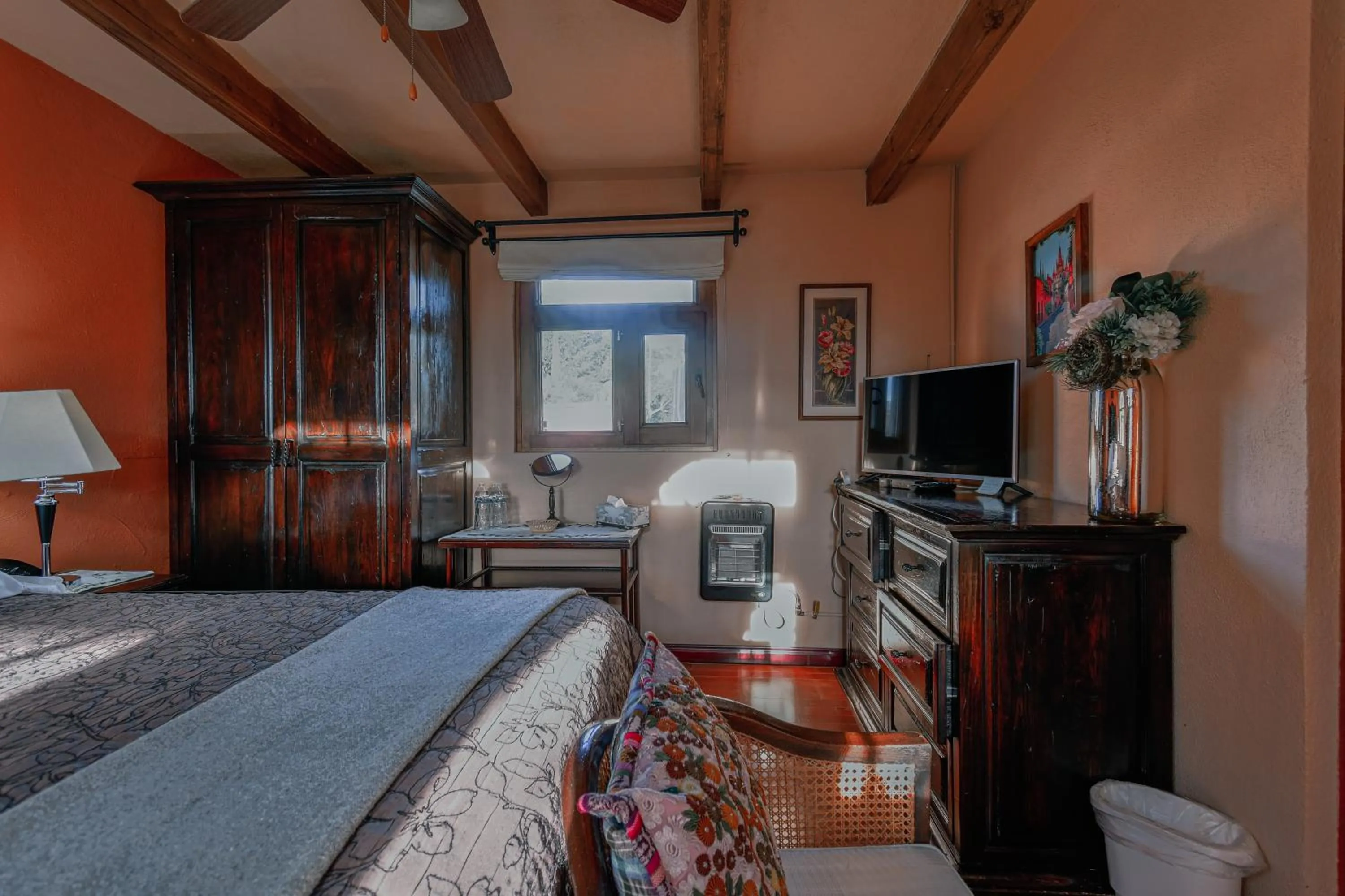 Photo of the whole room, Bed in Casa Maricela B&B