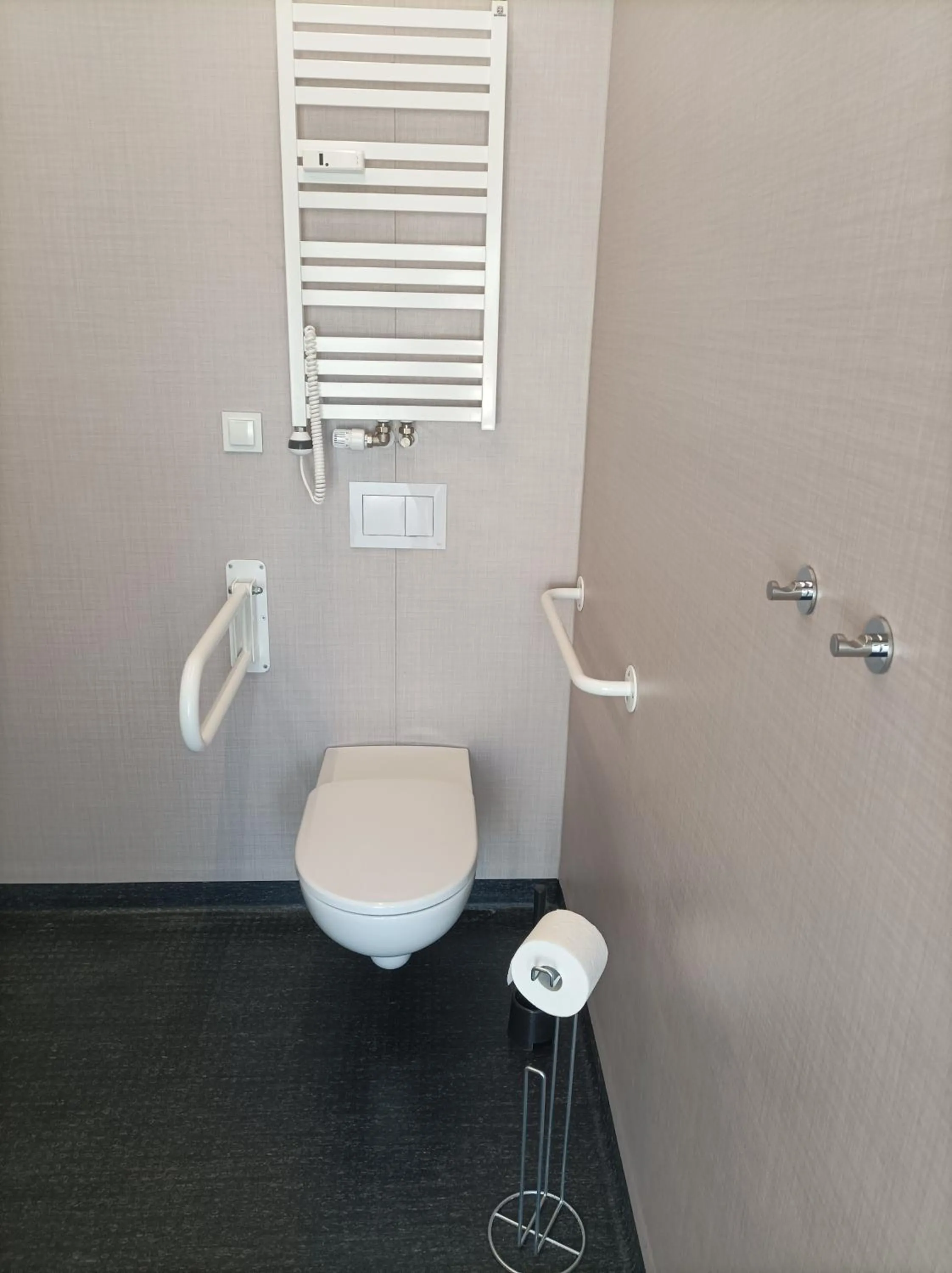 Bathroom in Lofty Kampus Garnizon