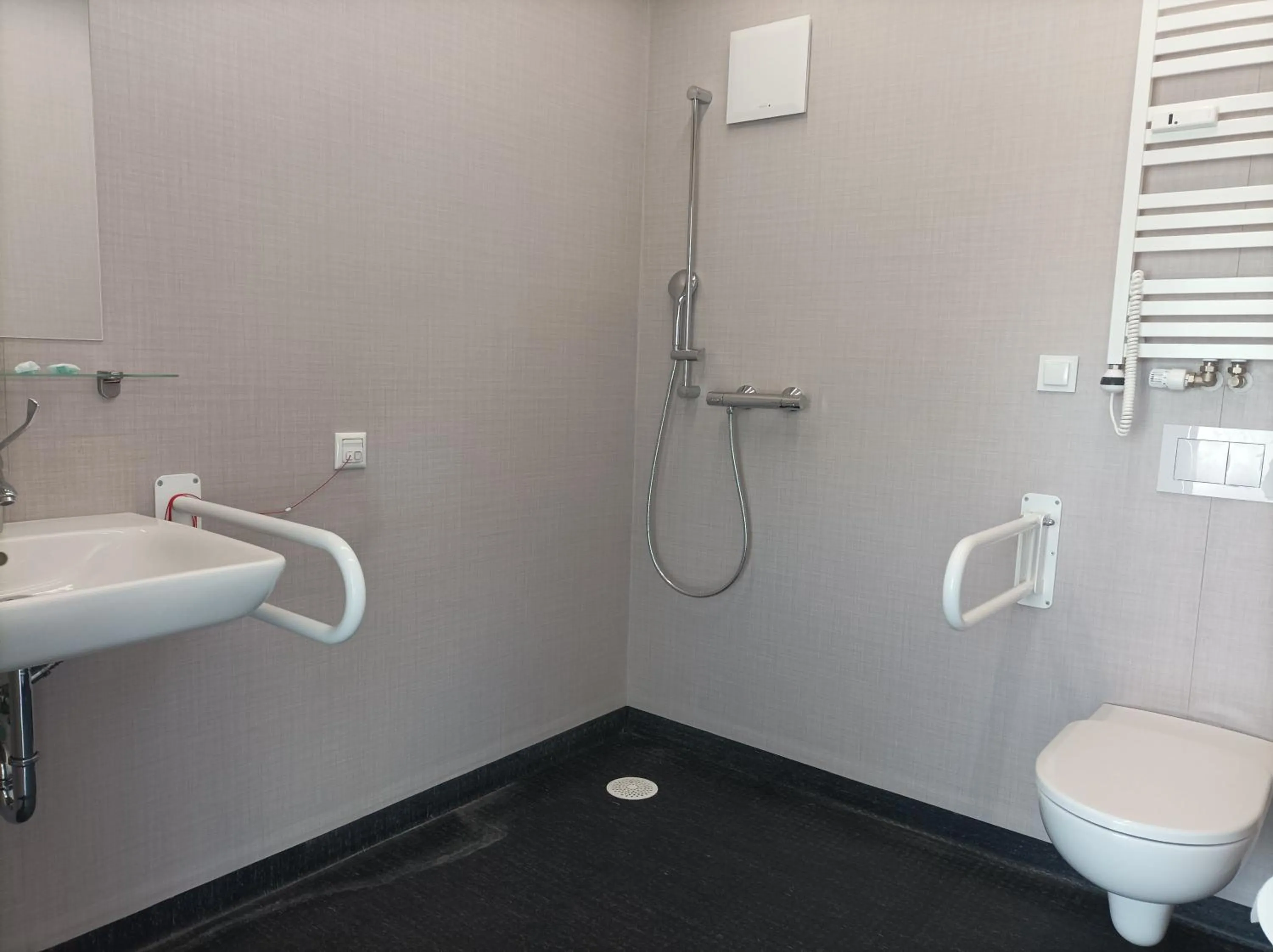 Bathroom in Lofty Kampus Garnizon