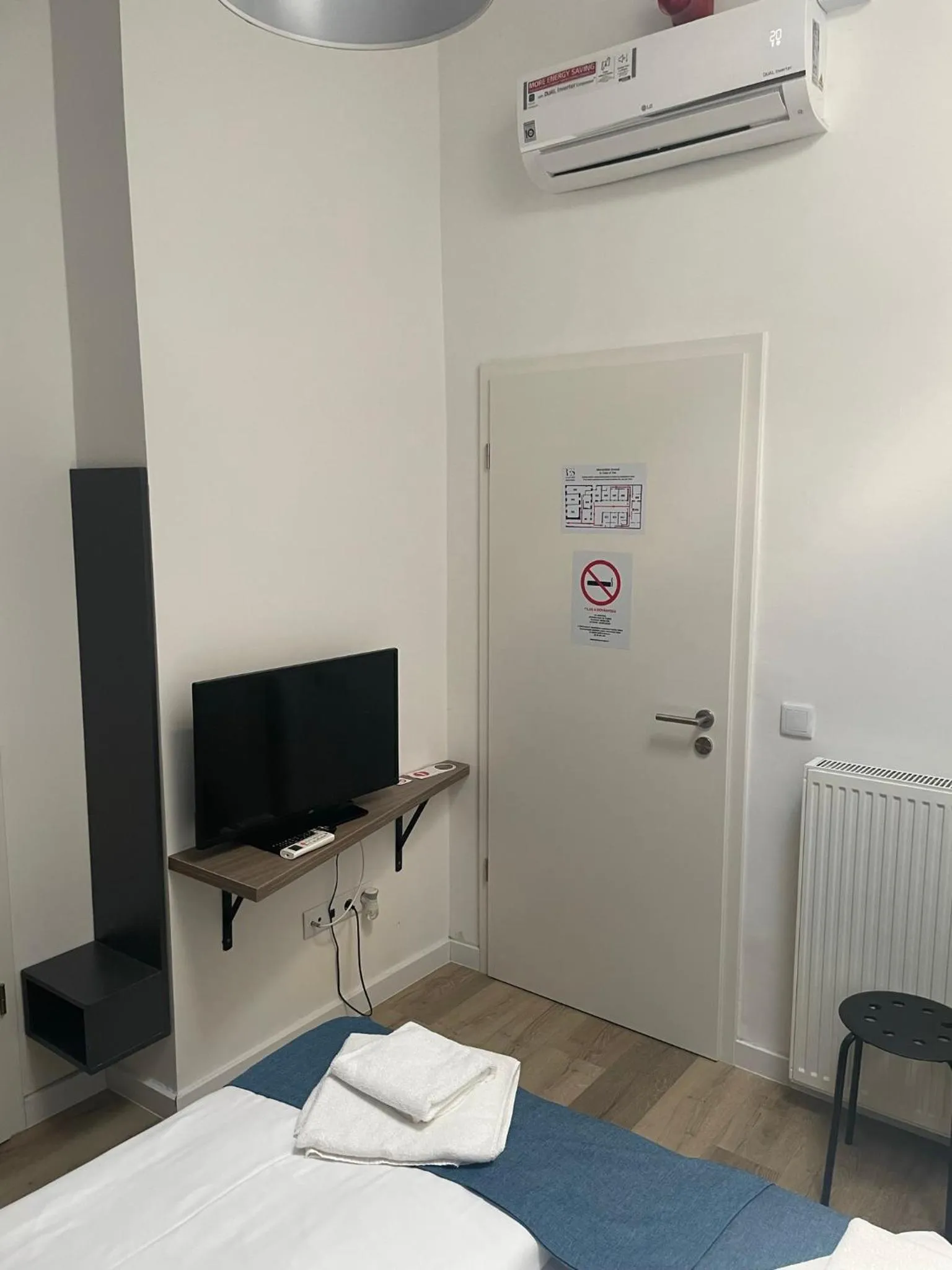 TV and multimedia, Bed in RES City Residence Hotel Budapest