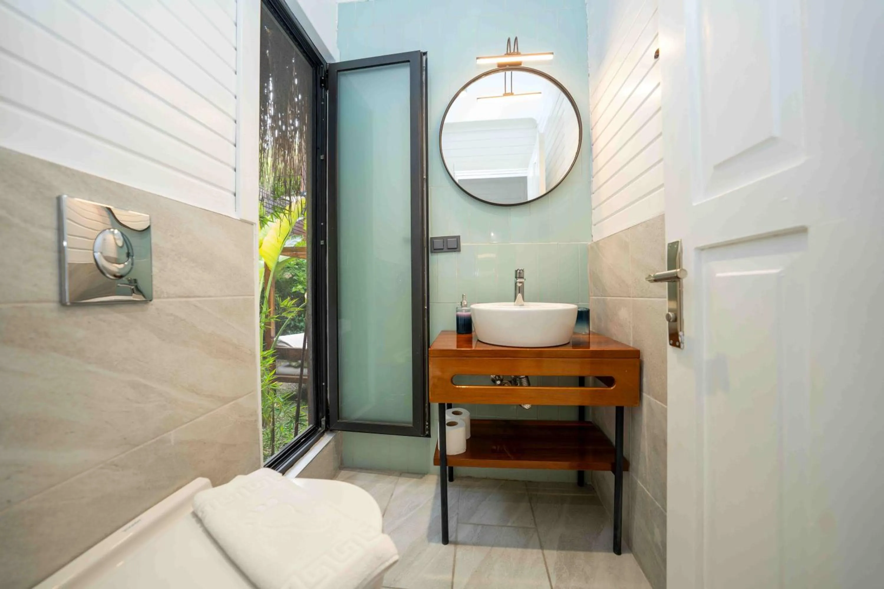 Toilet in Lov Faralya Adults Only