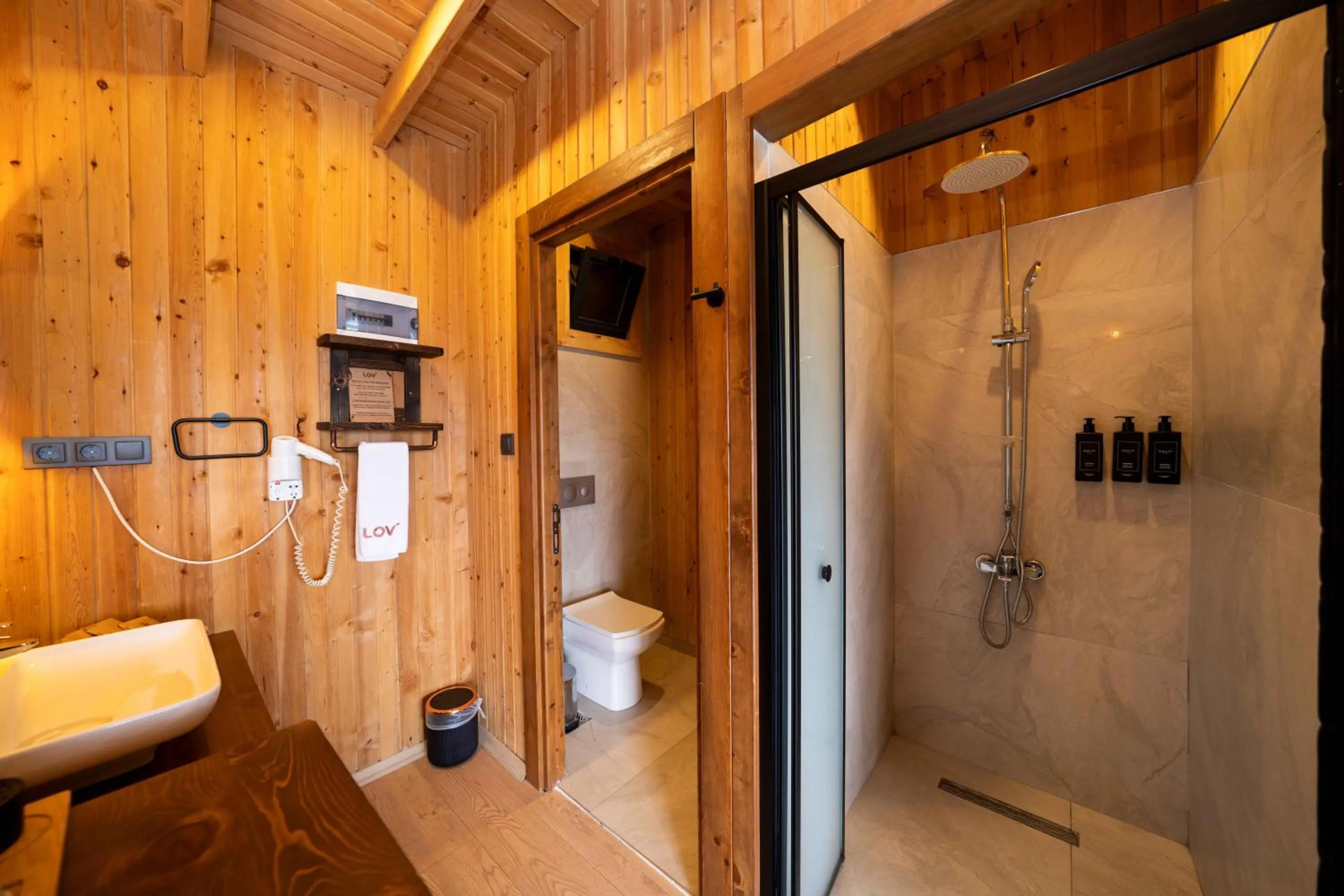 Shower in Lov Faralya Adults Only