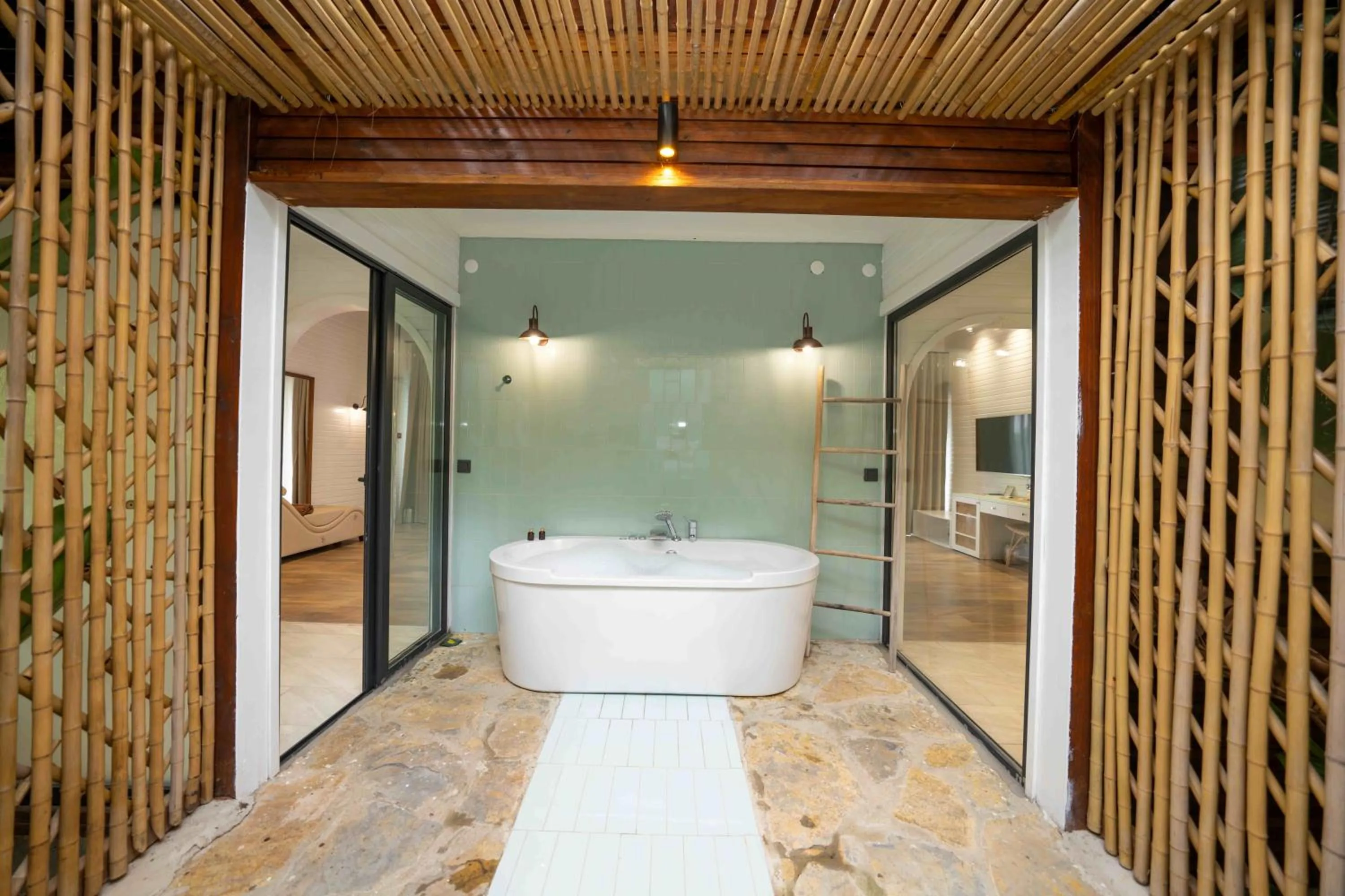 Shower in Lov Faralya Adults Only