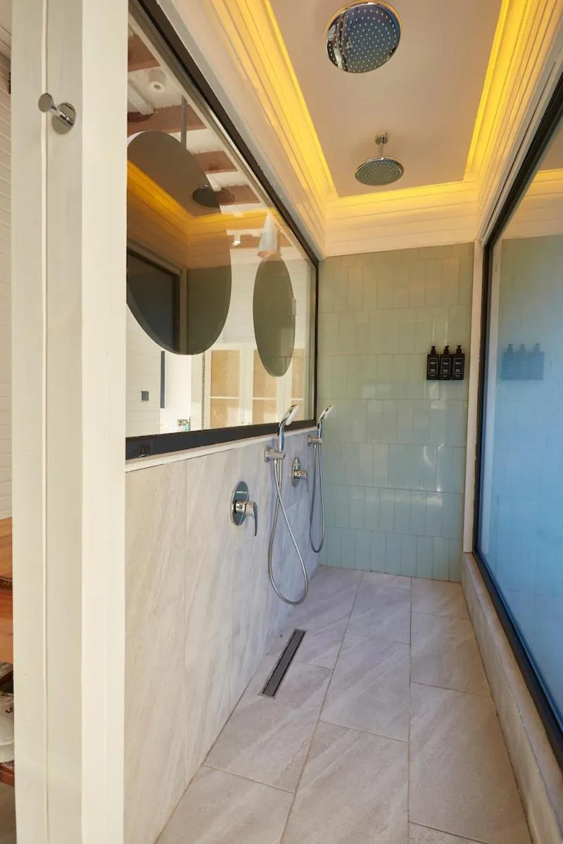 Shower in Lov Faralya Adults Only