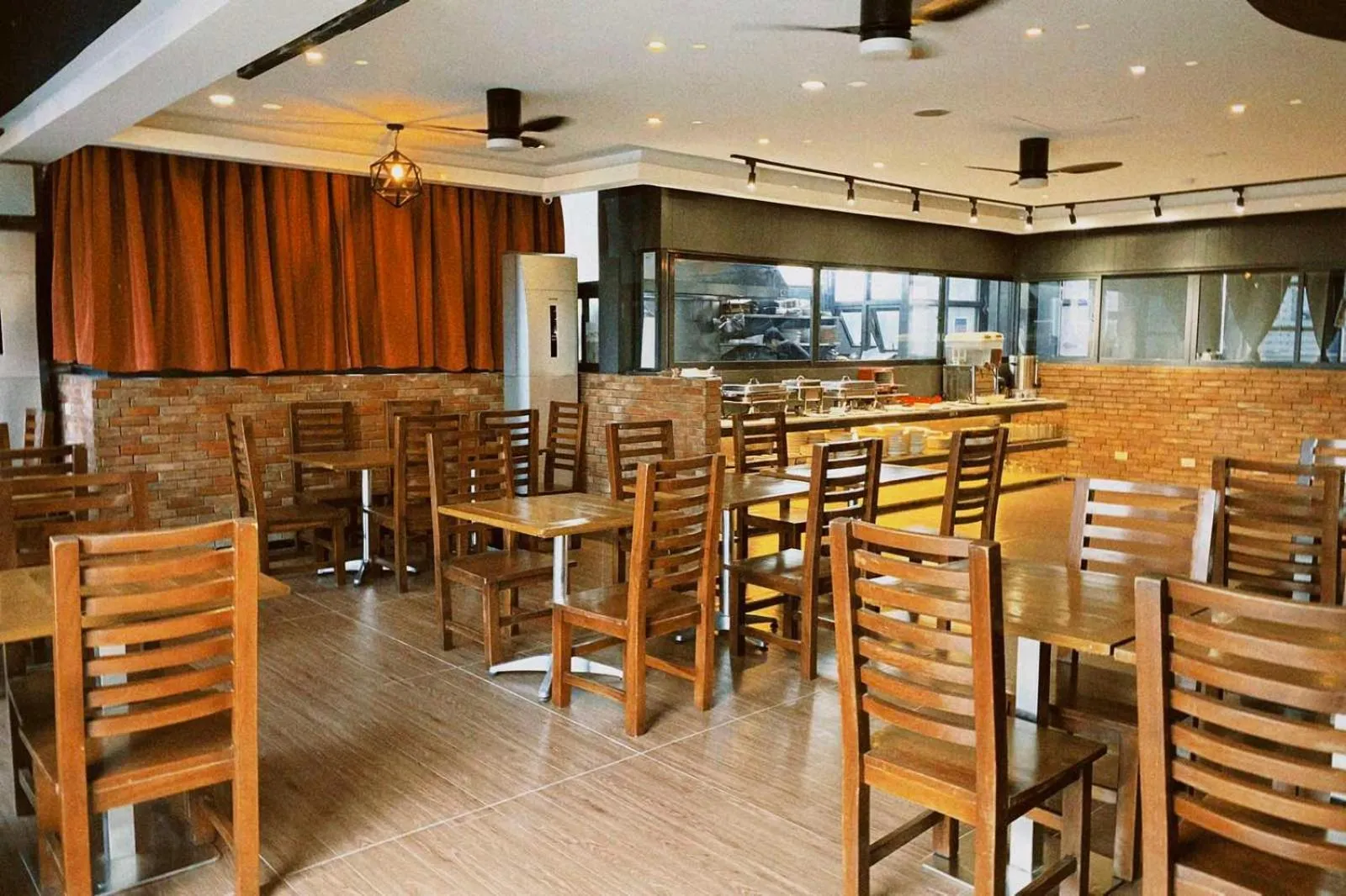 Restaurant/places to eat in Jade Hotel and Suites