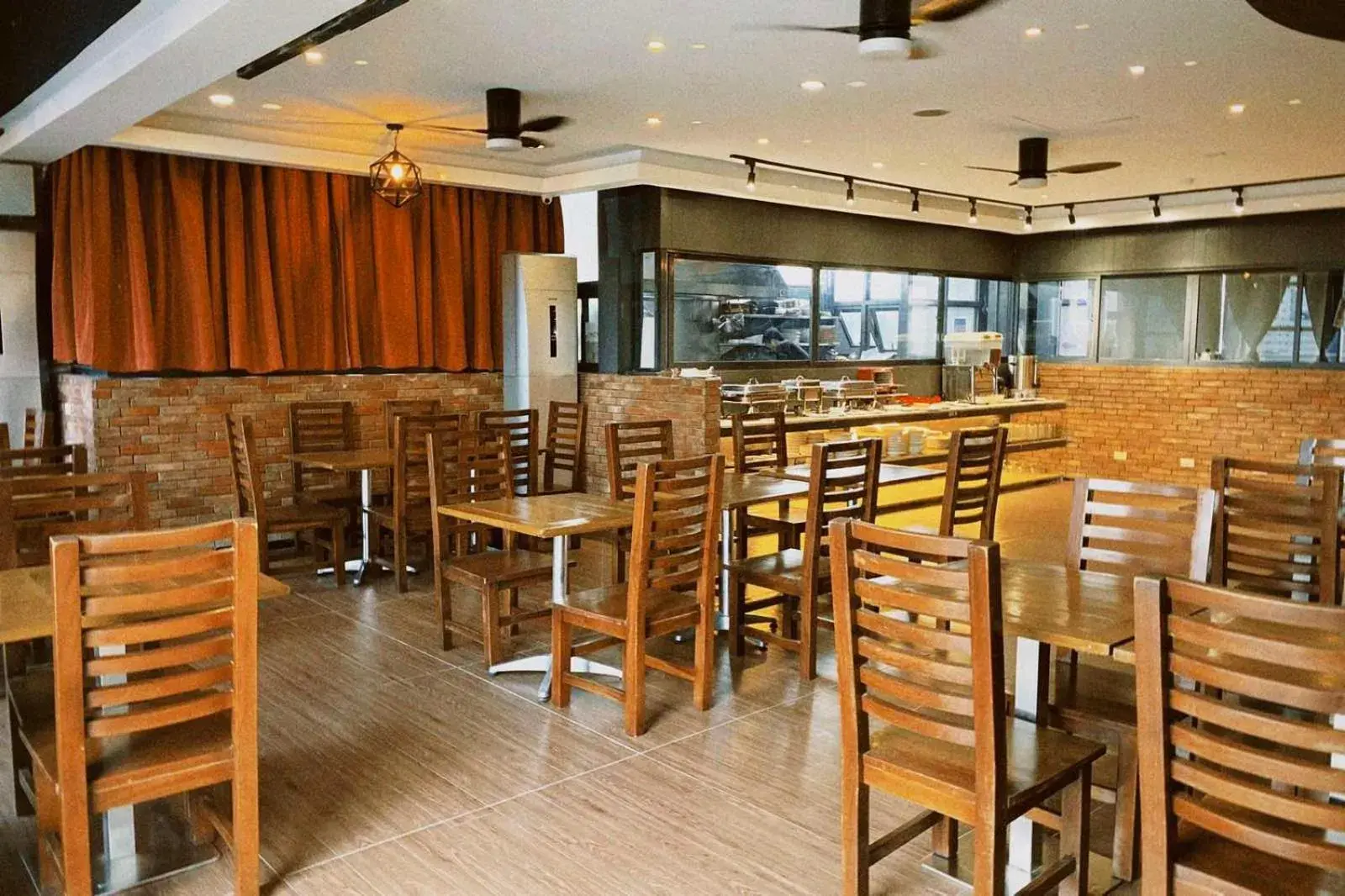 Restaurant/places to eat in Jade Hotel and Suites Restaurant/places to eat in Jade Hotel and Suites