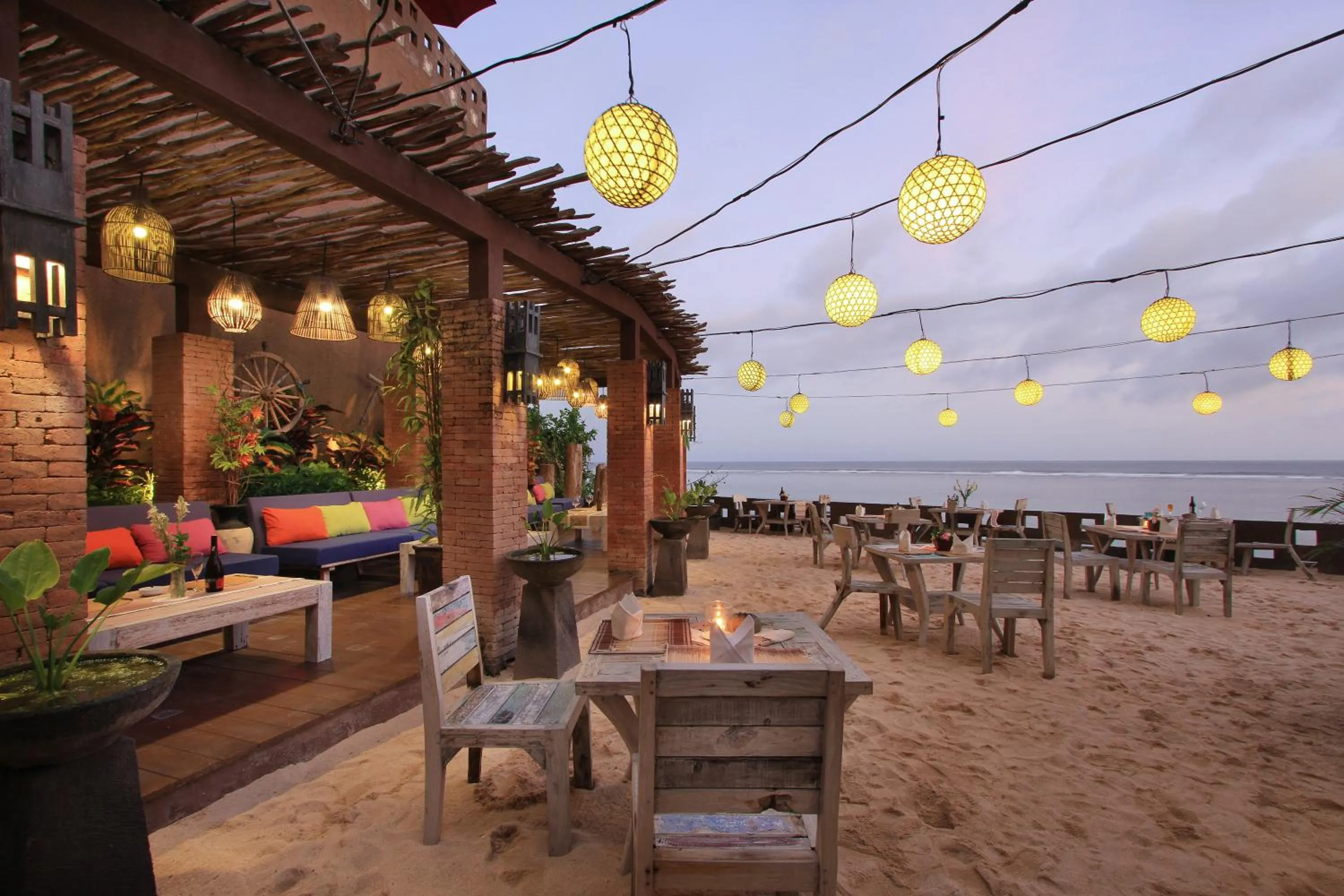 Restaurant/places to eat in Ulu Segara Luxury Suites & Villas