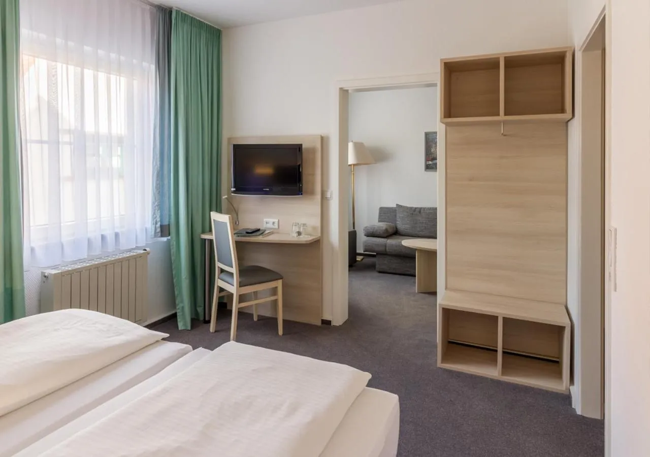 Photo of the whole room, Bed in Hotel & Restaurant 5 Linden