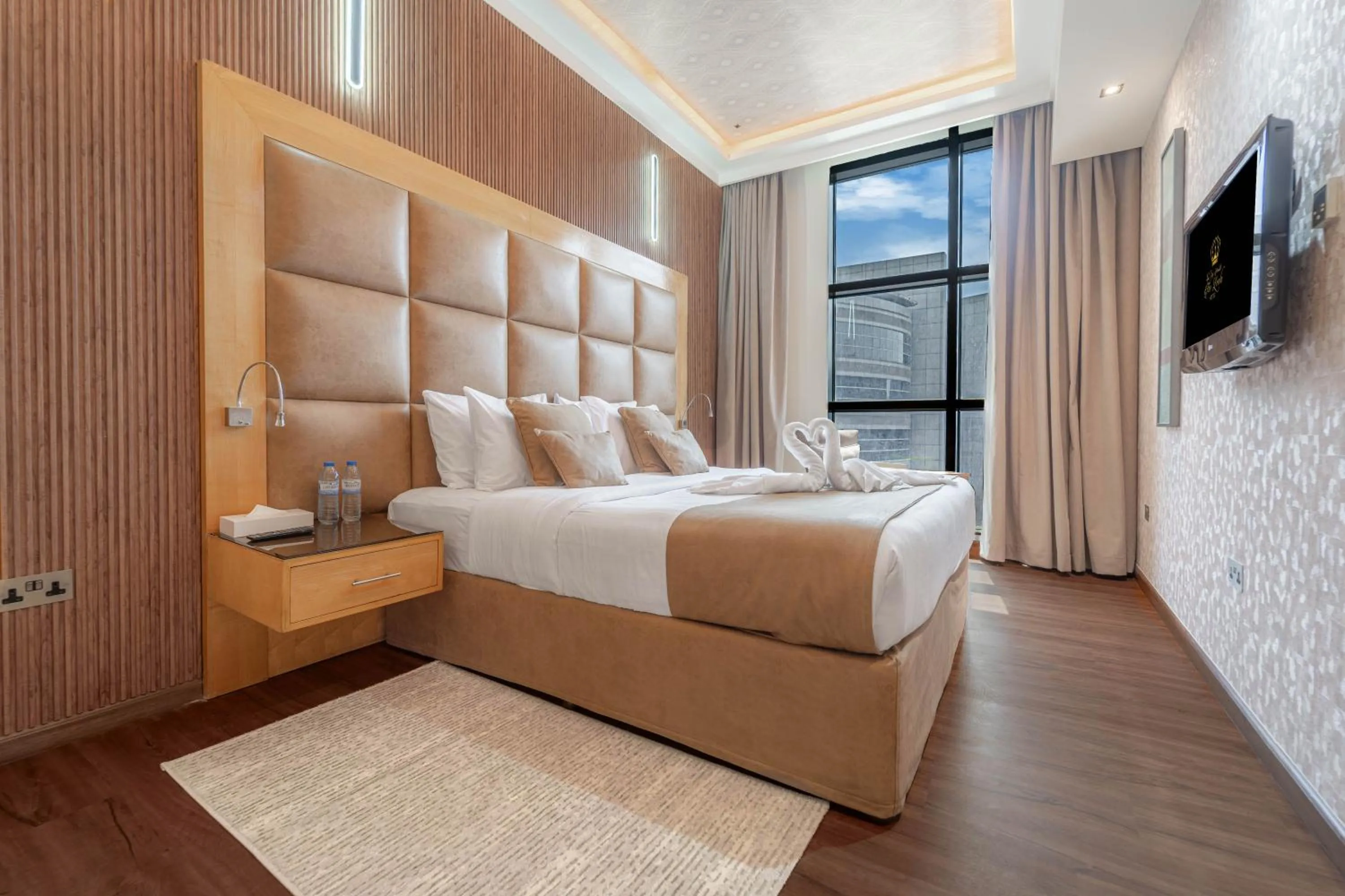 Bed in The Leela Hotel