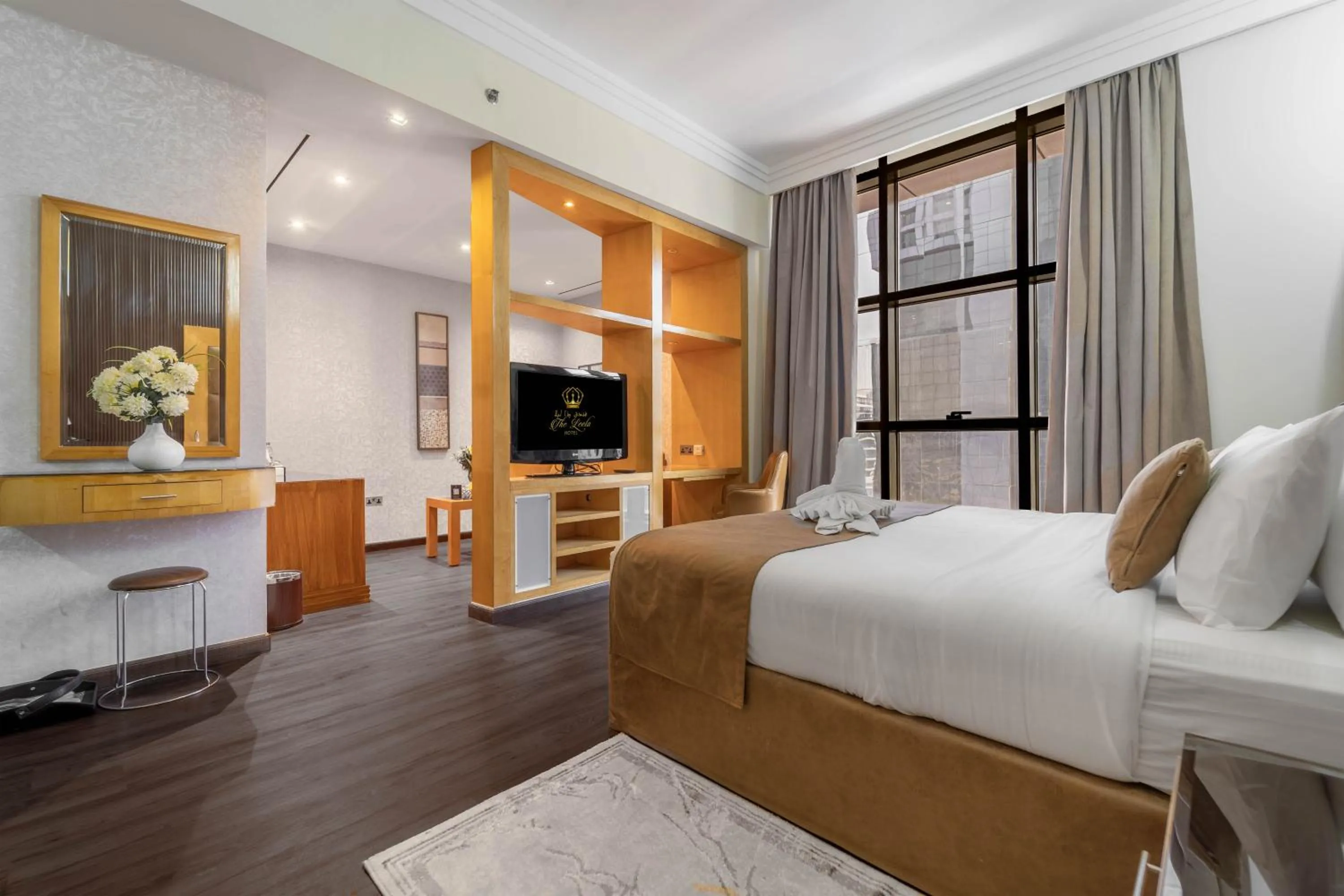 Bed in The Leela Hotel