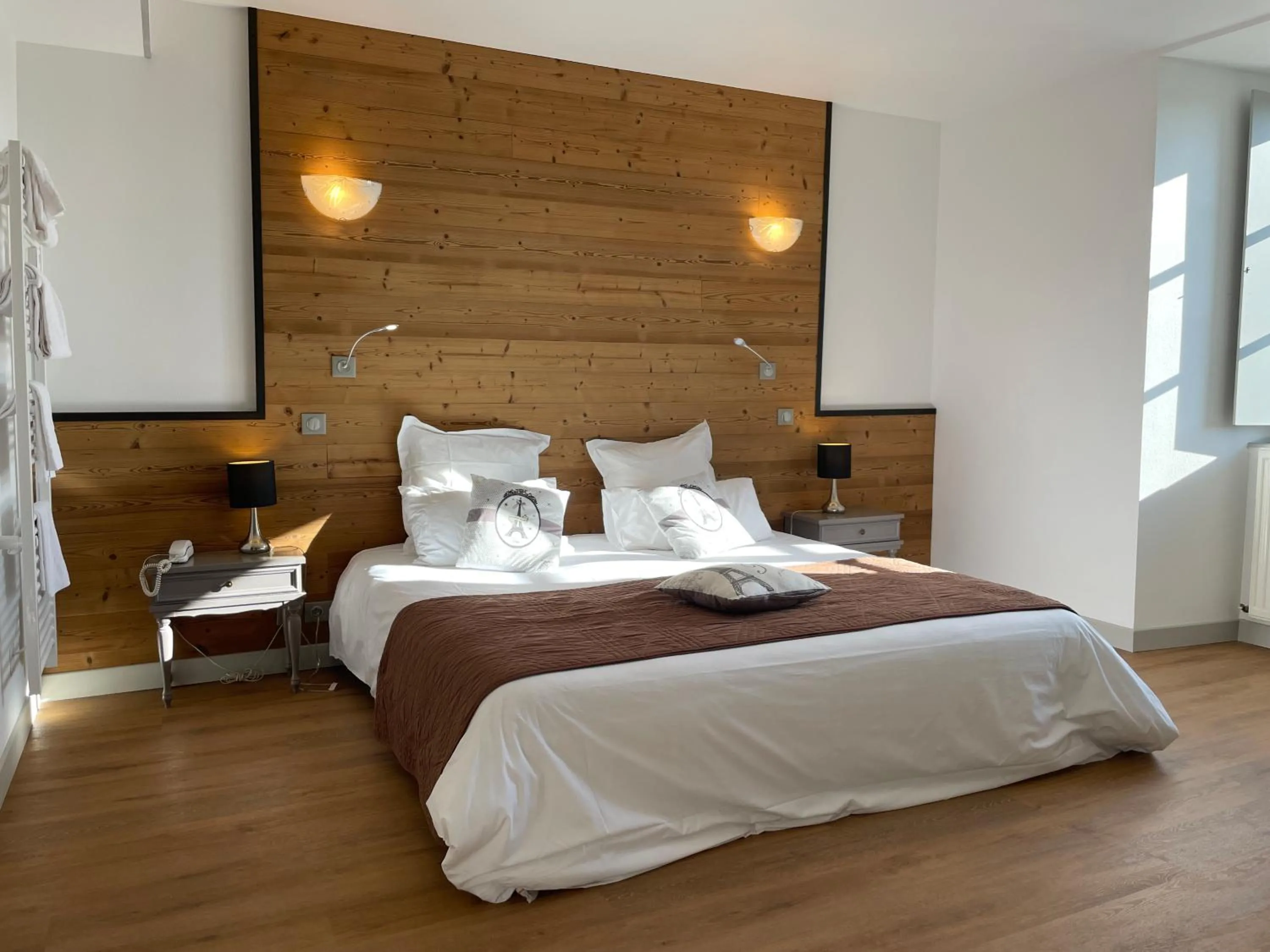 Superior Double Room in Logis Hôtel Ancien Grand Séminaire