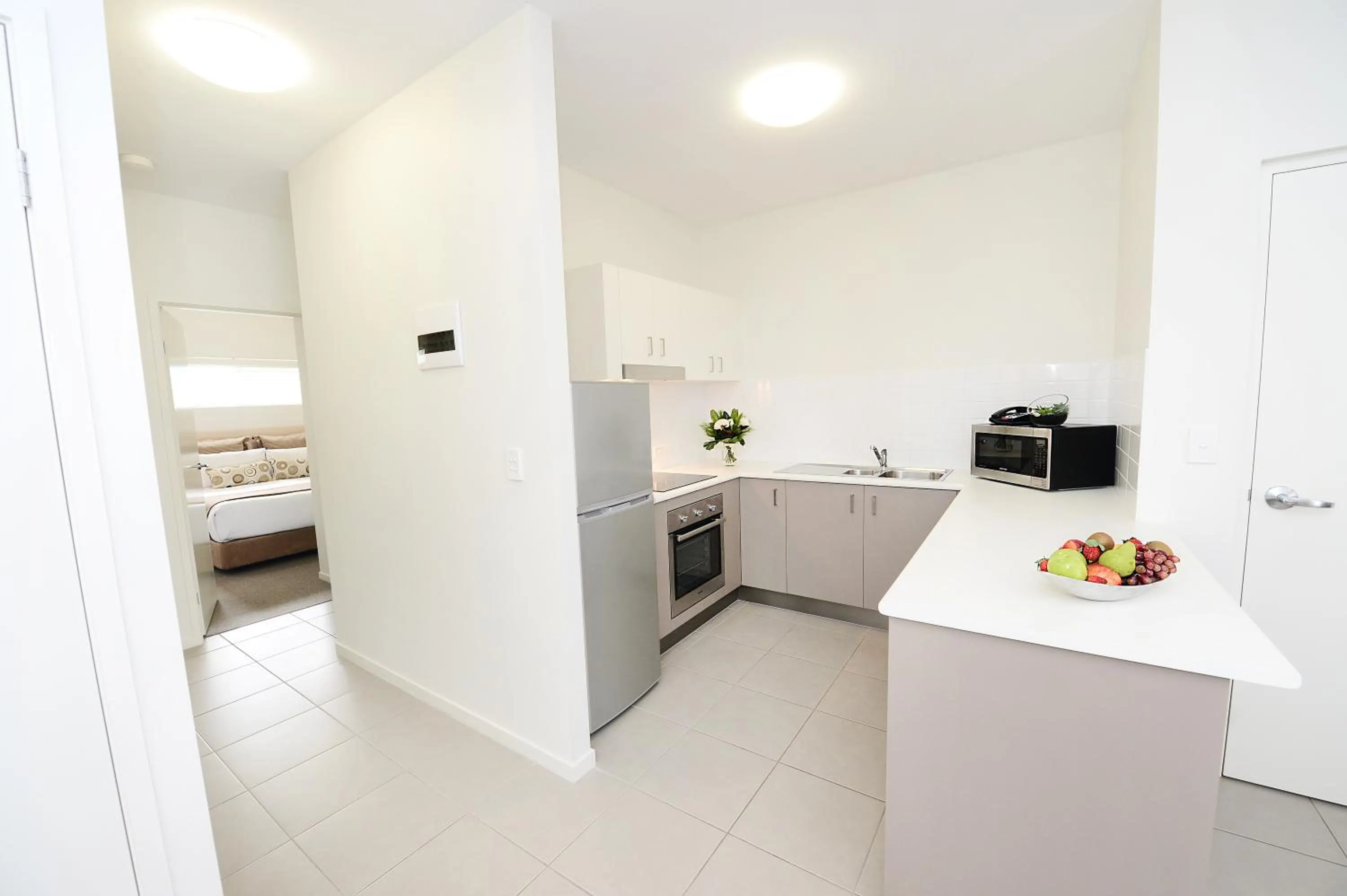 Kitchen or kitchenette, Bed in Oaks Middlemount Suites