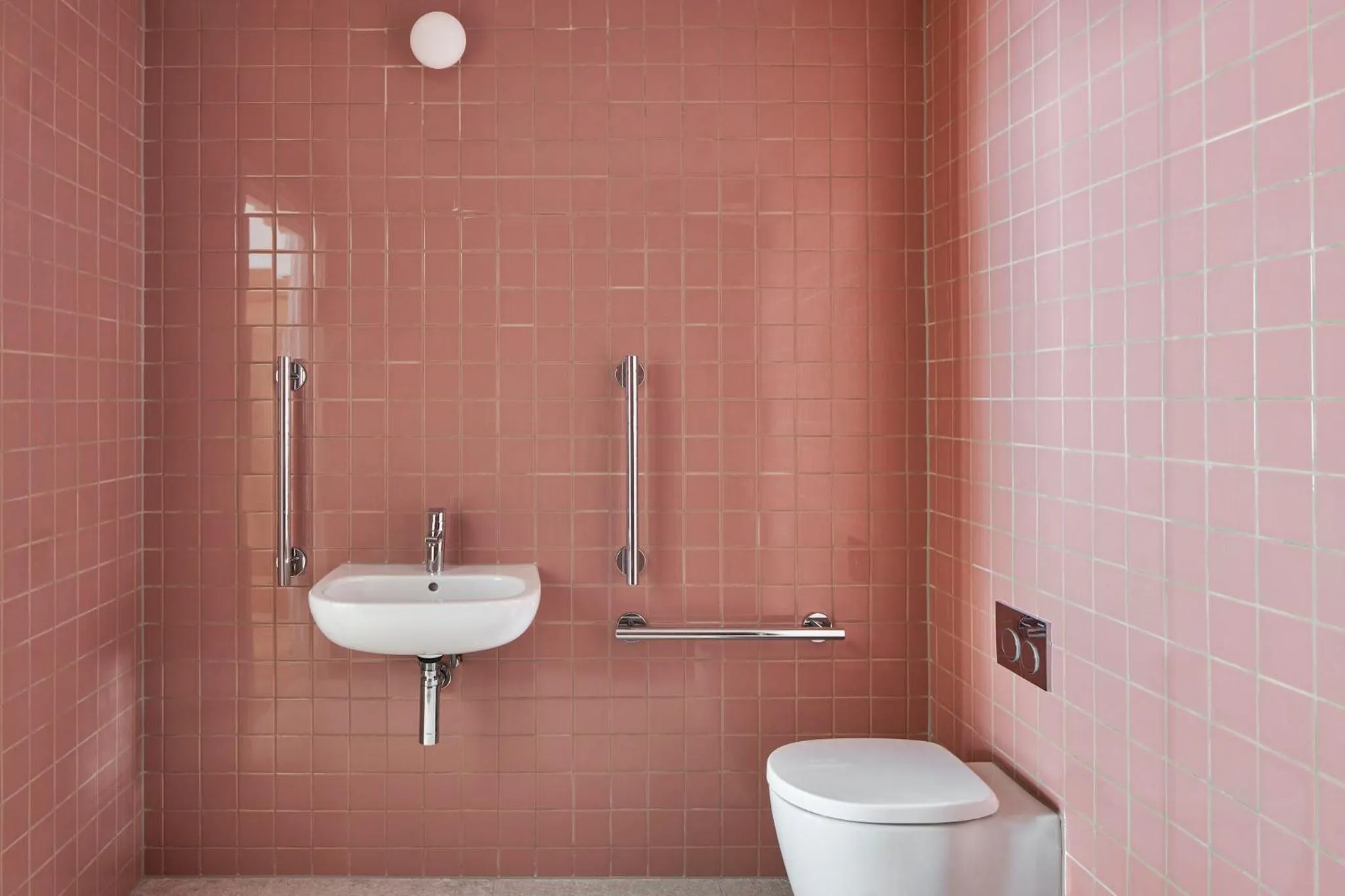 Bathroom in Turing Locke Cambridge