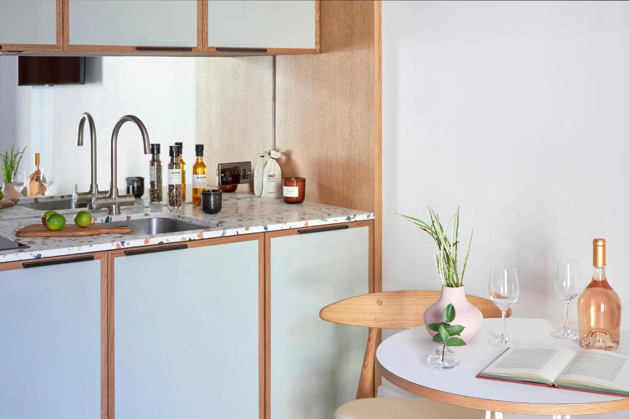 Kitchen or kitchenette in Turing Locke Cambridge