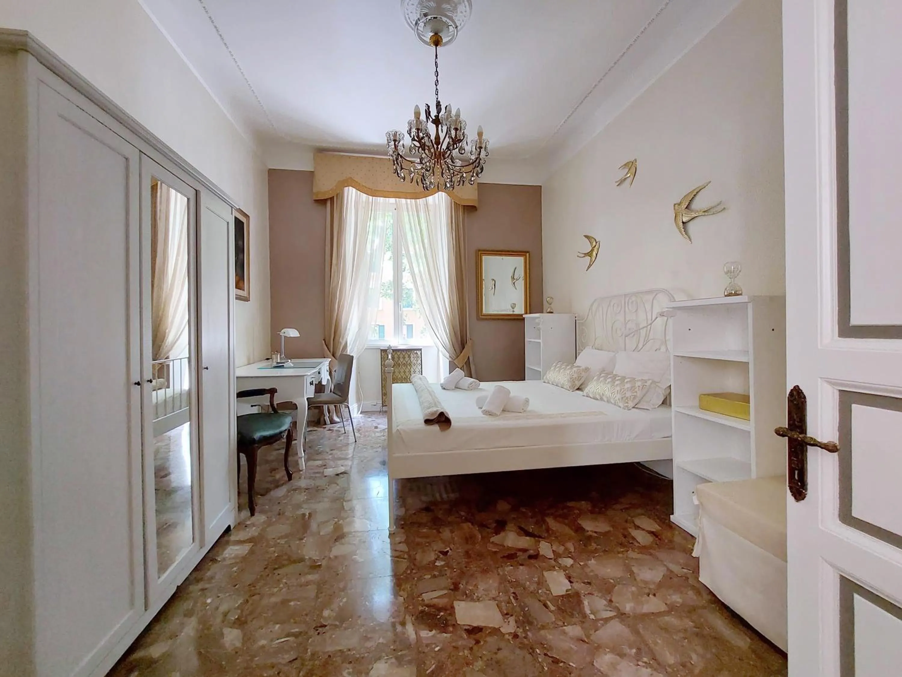 Bedroom, Bed in 4BNB - Luxury Mazzini Apartment