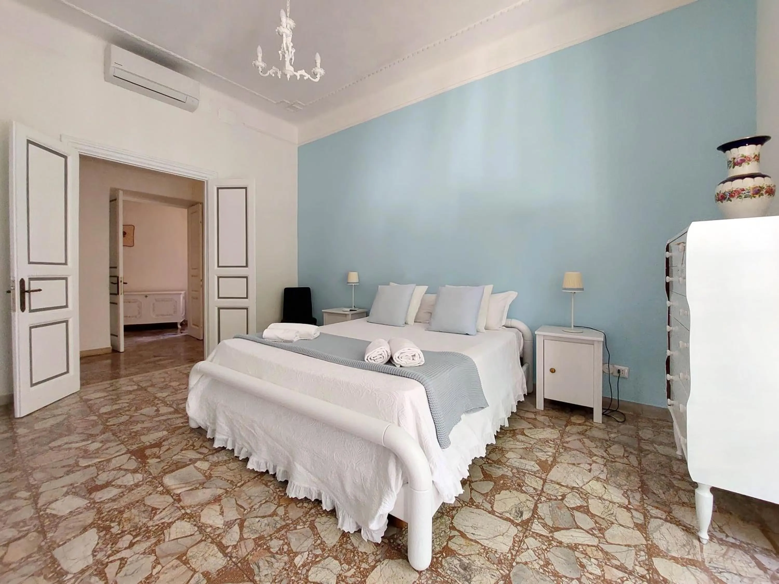 Bedroom, Bed in 4BNB - Luxury Mazzini Apartment