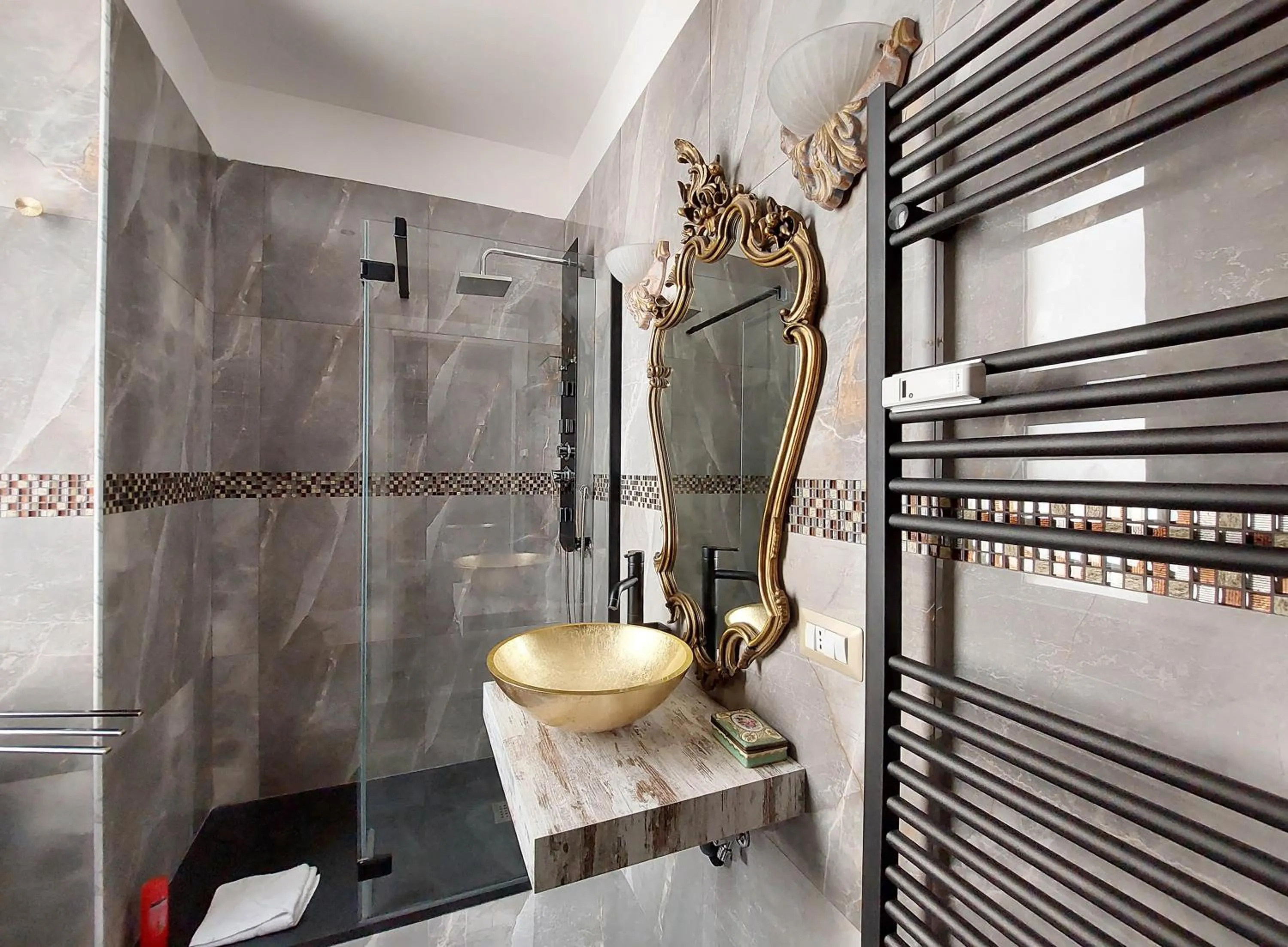 Bathroom in 4BNB - Luxury Mazzini Apartment