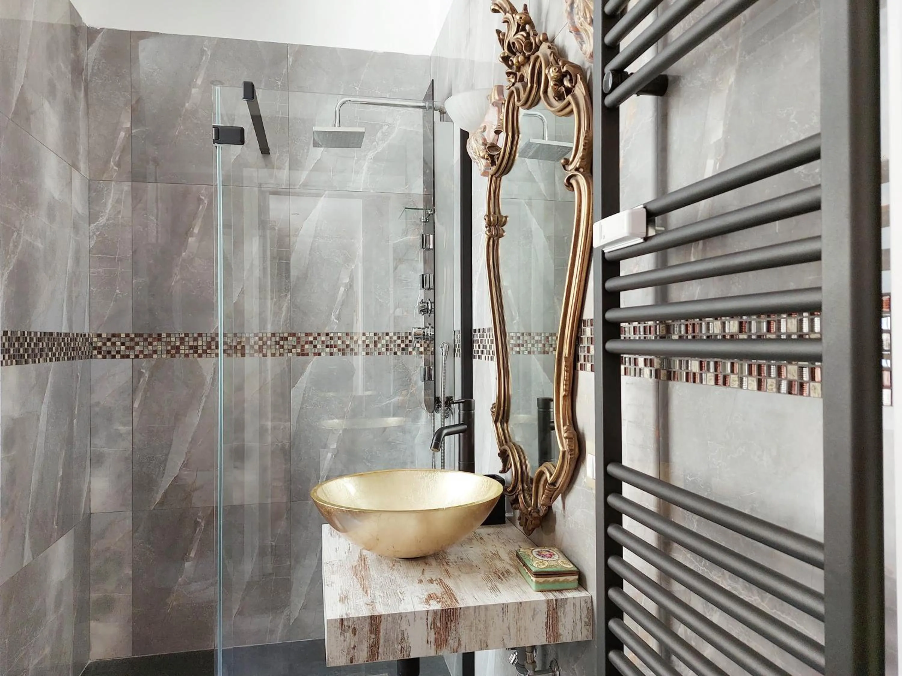 Bathroom in 4BNB - Luxury Mazzini Apartment