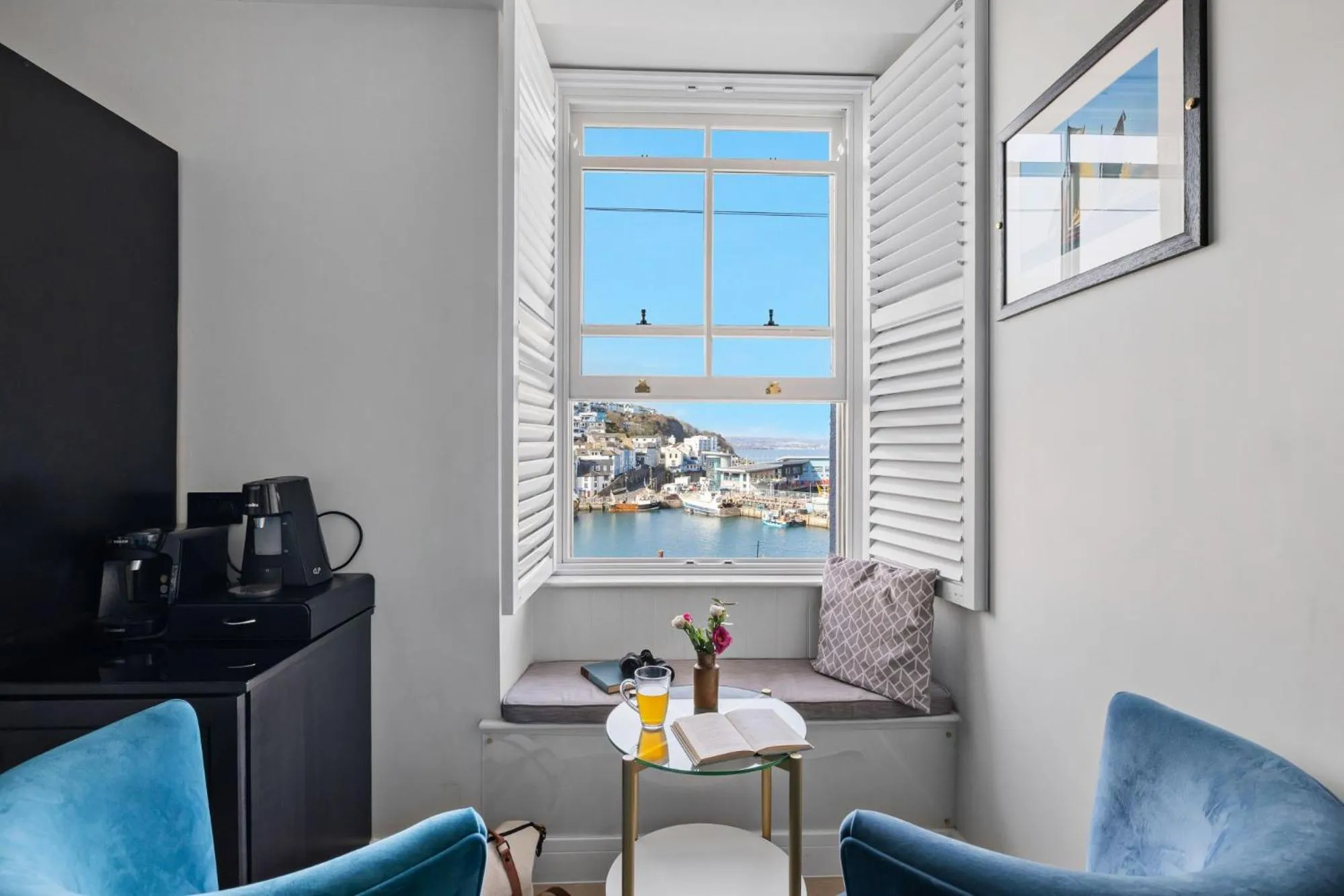 Coffee/tea facilities in Leader Suite - Sea View - Free Wi-Fi