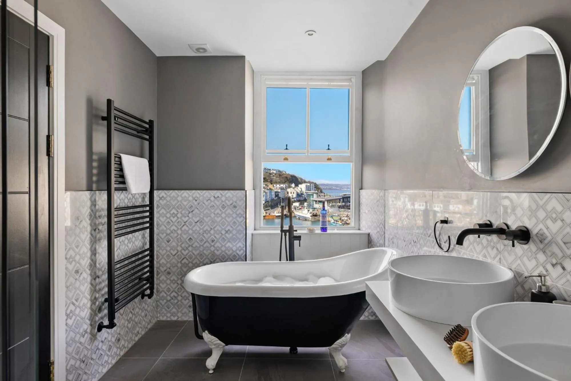 Bathroom in Leader Suite - Sea View - Free Wi-Fi