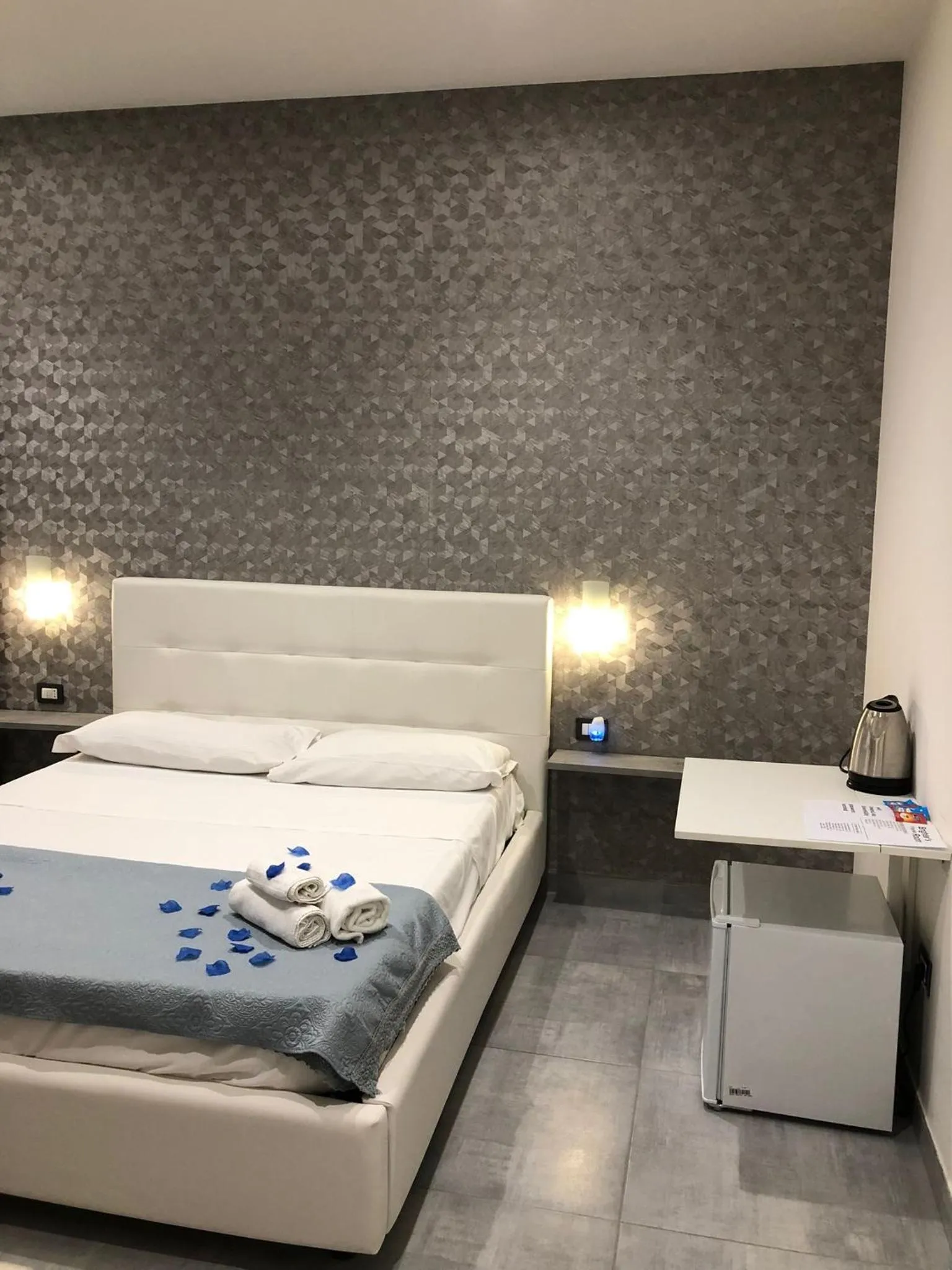 Photo of the whole room, Bed in Brighter's Room