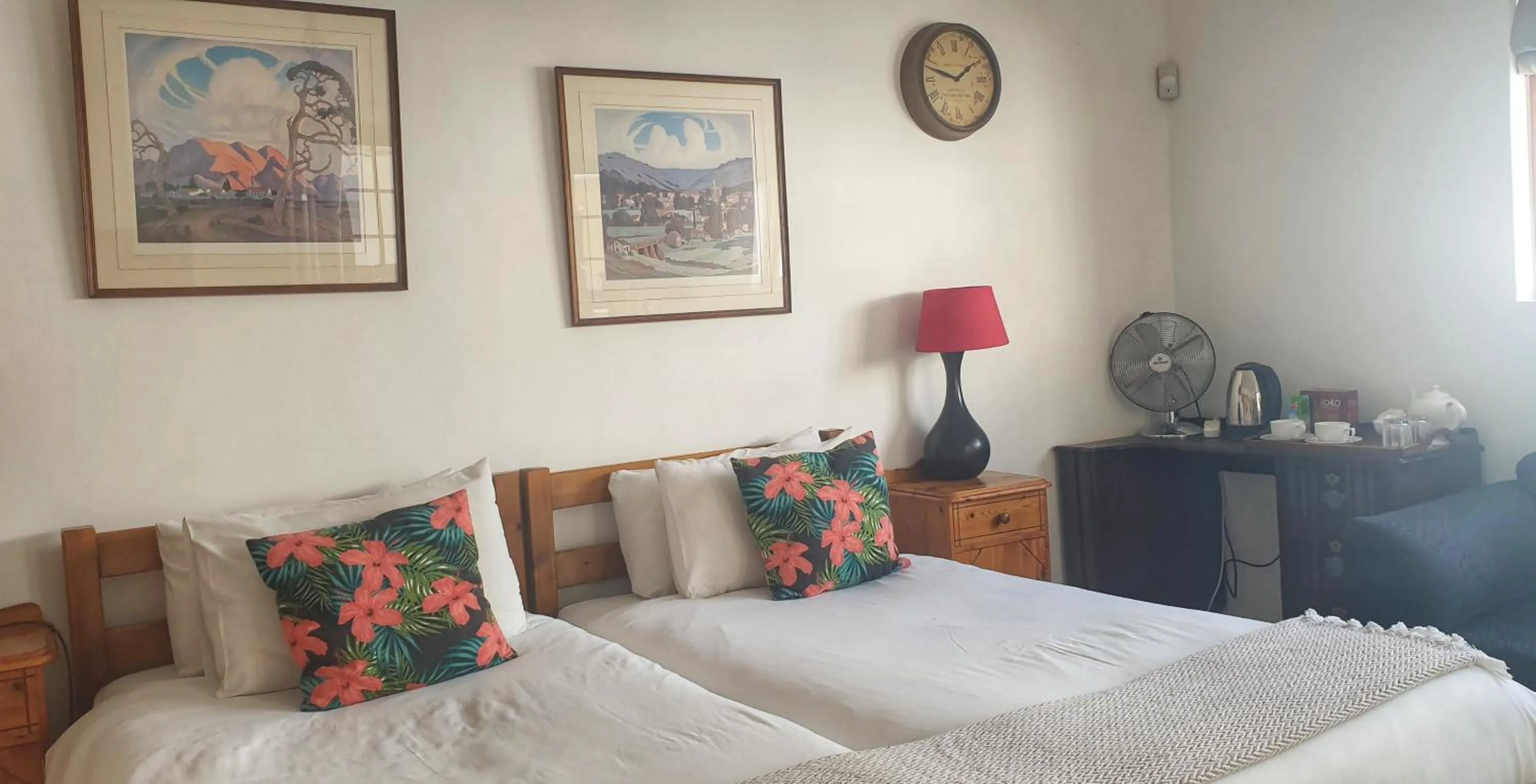 Bed in Camdeboo Cottages